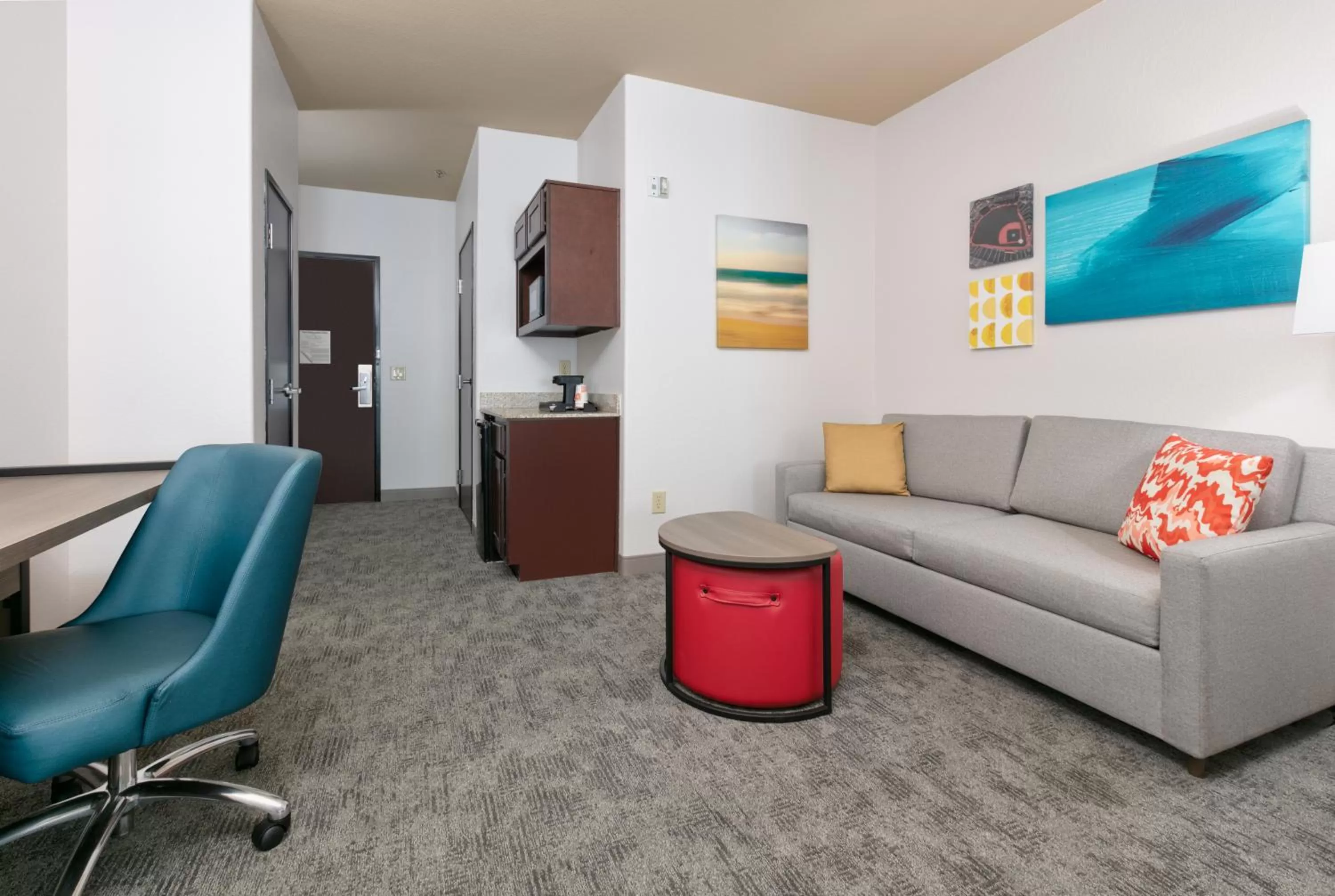 Living room in Comfort Suites Arlington - Entertainment District