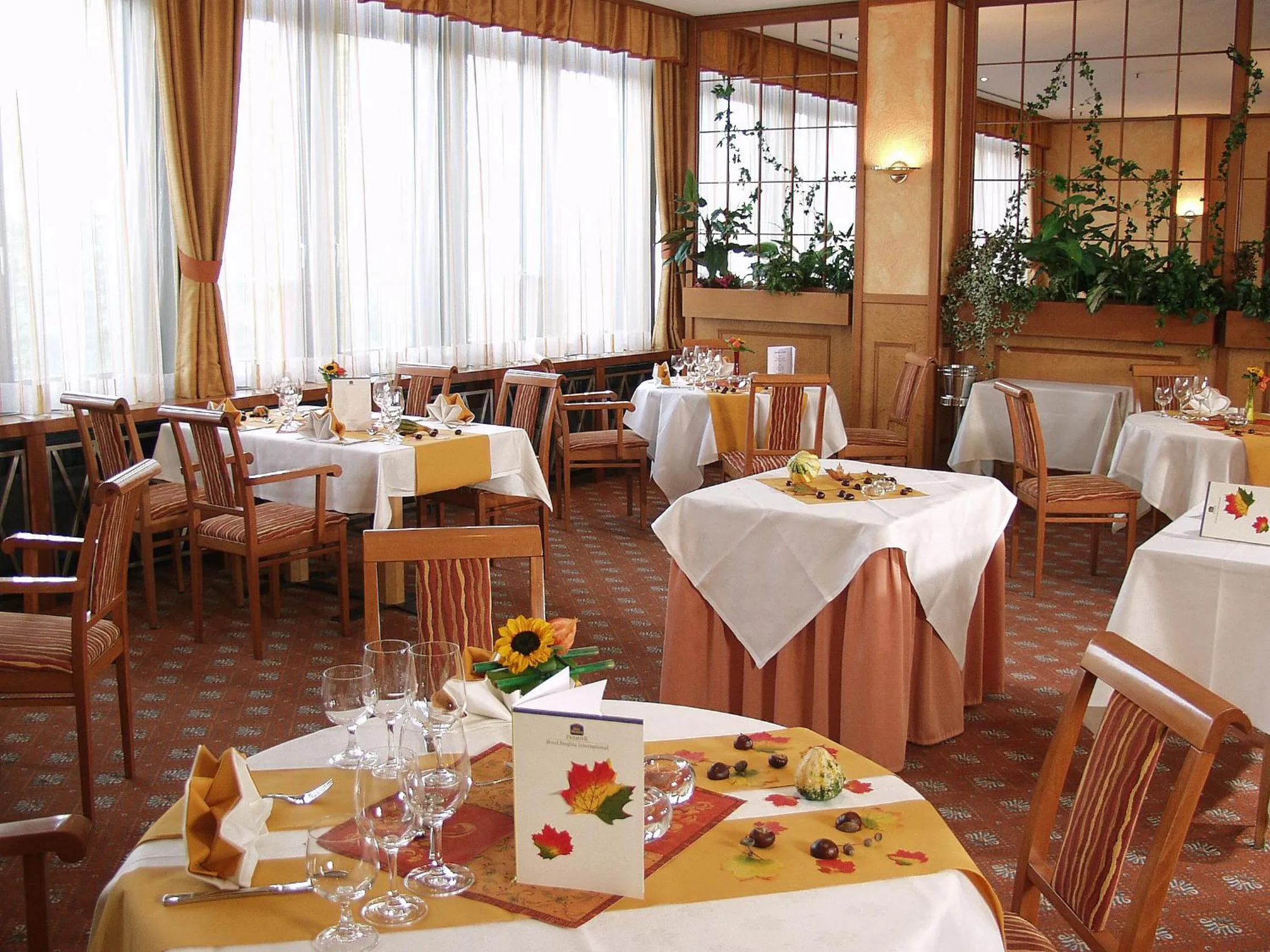 Restaurant/places to eat in Hotel Steglitz International