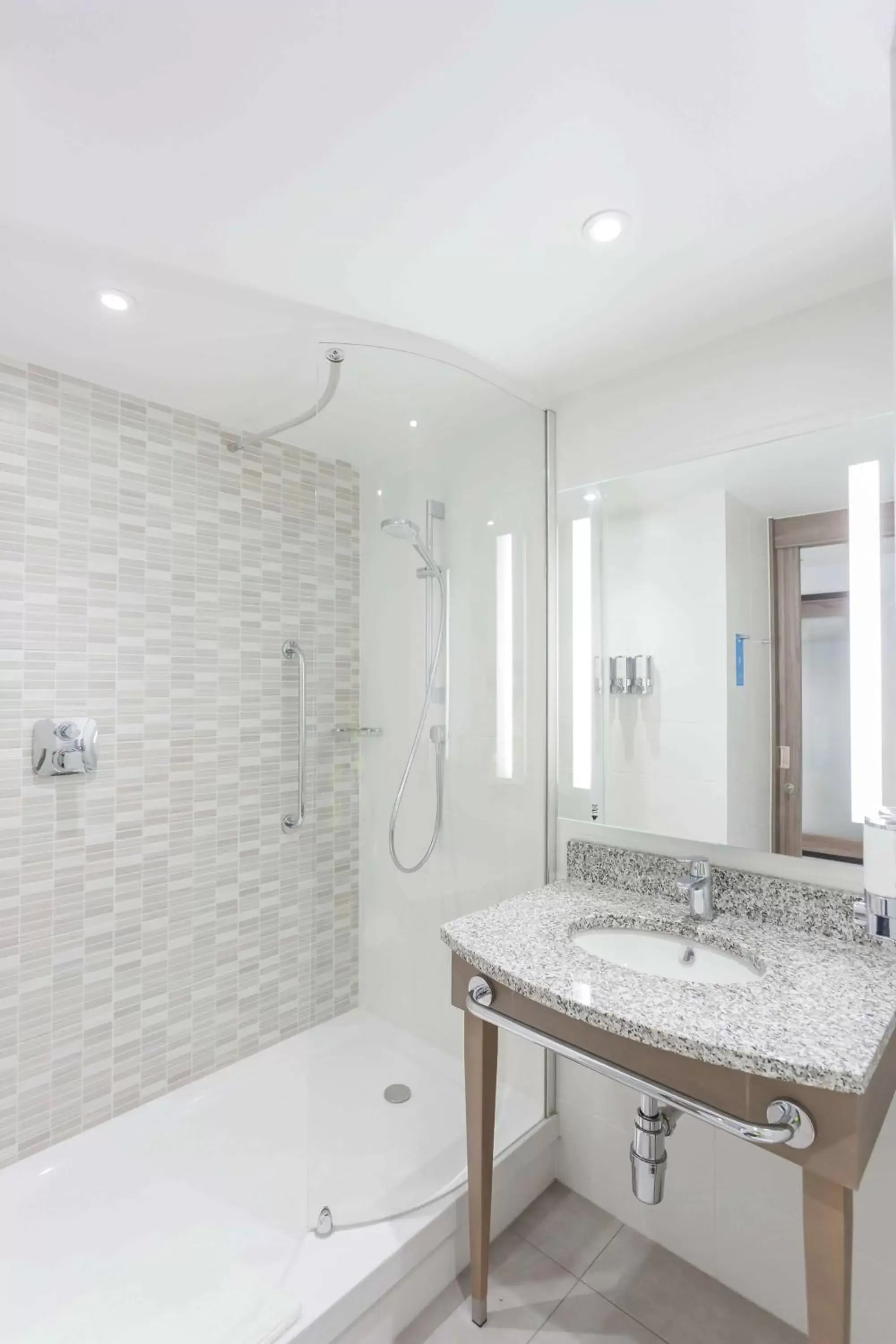 Premium Room with Two Double Beds and Sea View - Non-Smoking in Hampton By Hilton Blackpool Premium Room with Two Double Beds and Sea View - Non-Smoking in Hampton By Hilton Blackpool