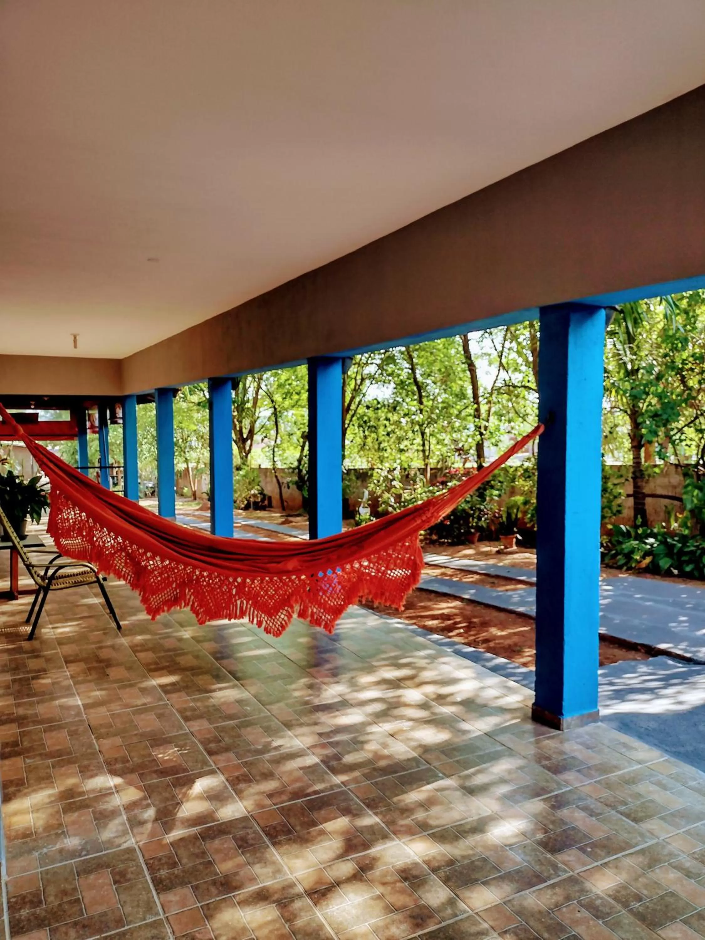 Patio in Suits - Canto do sabia