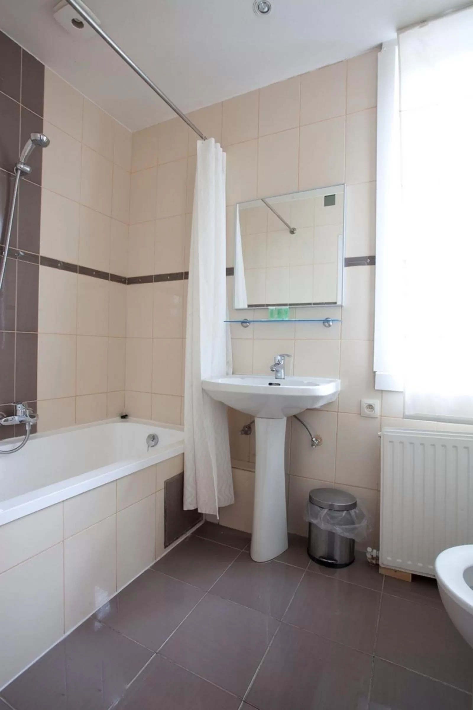 Hot Tub in Sun Hotel