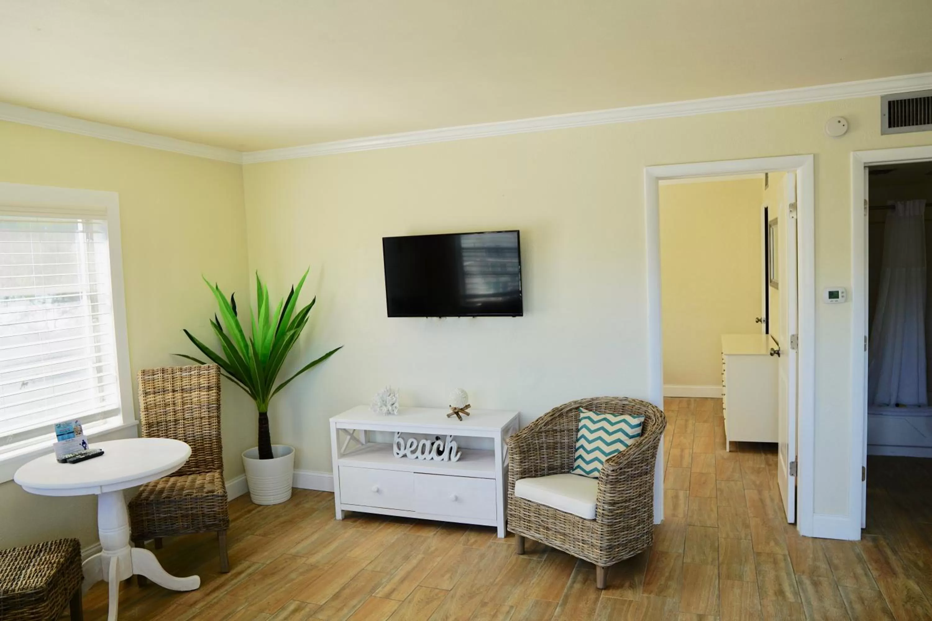 Newly Renovated Gulf View Suite - 2 Full Beds in Molloy Gulf Motel & Cottages