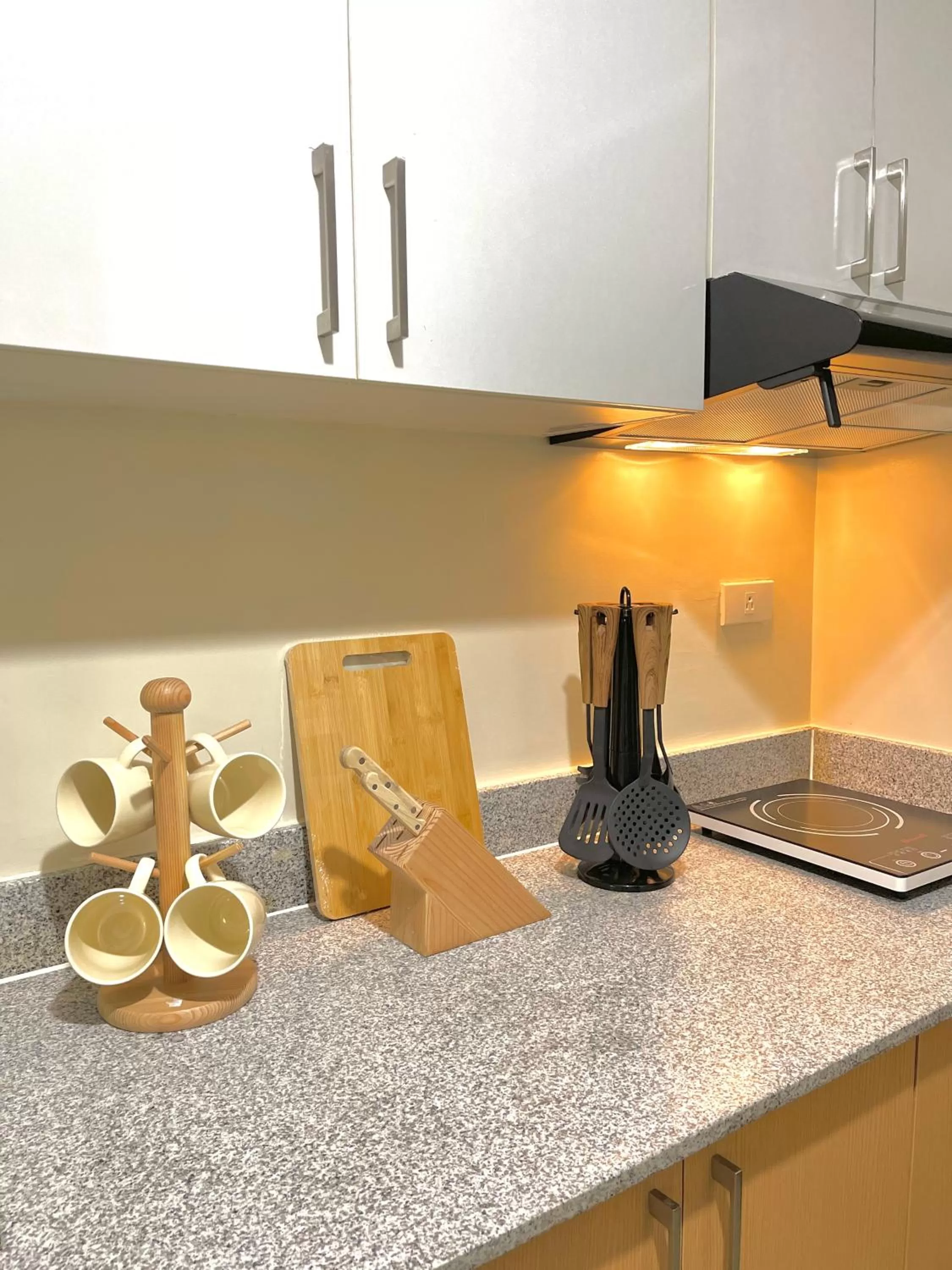 Kitchen or kitchenette, Kitchen/Kitchenette in Cubao, Quezon City Condo Staycation (wifi and netflix ready)