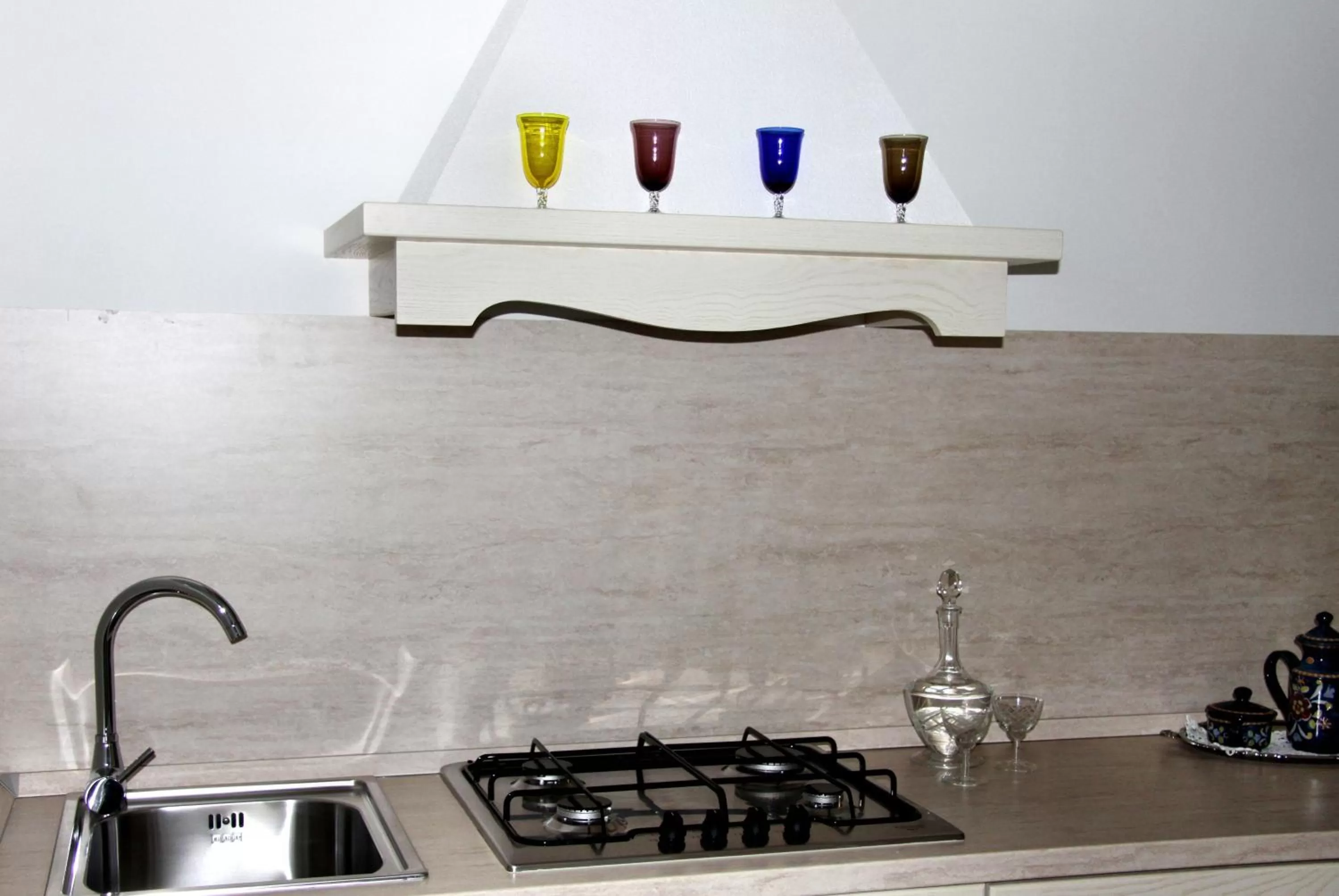 Kitchen or kitchenette in B&B Vanessa House