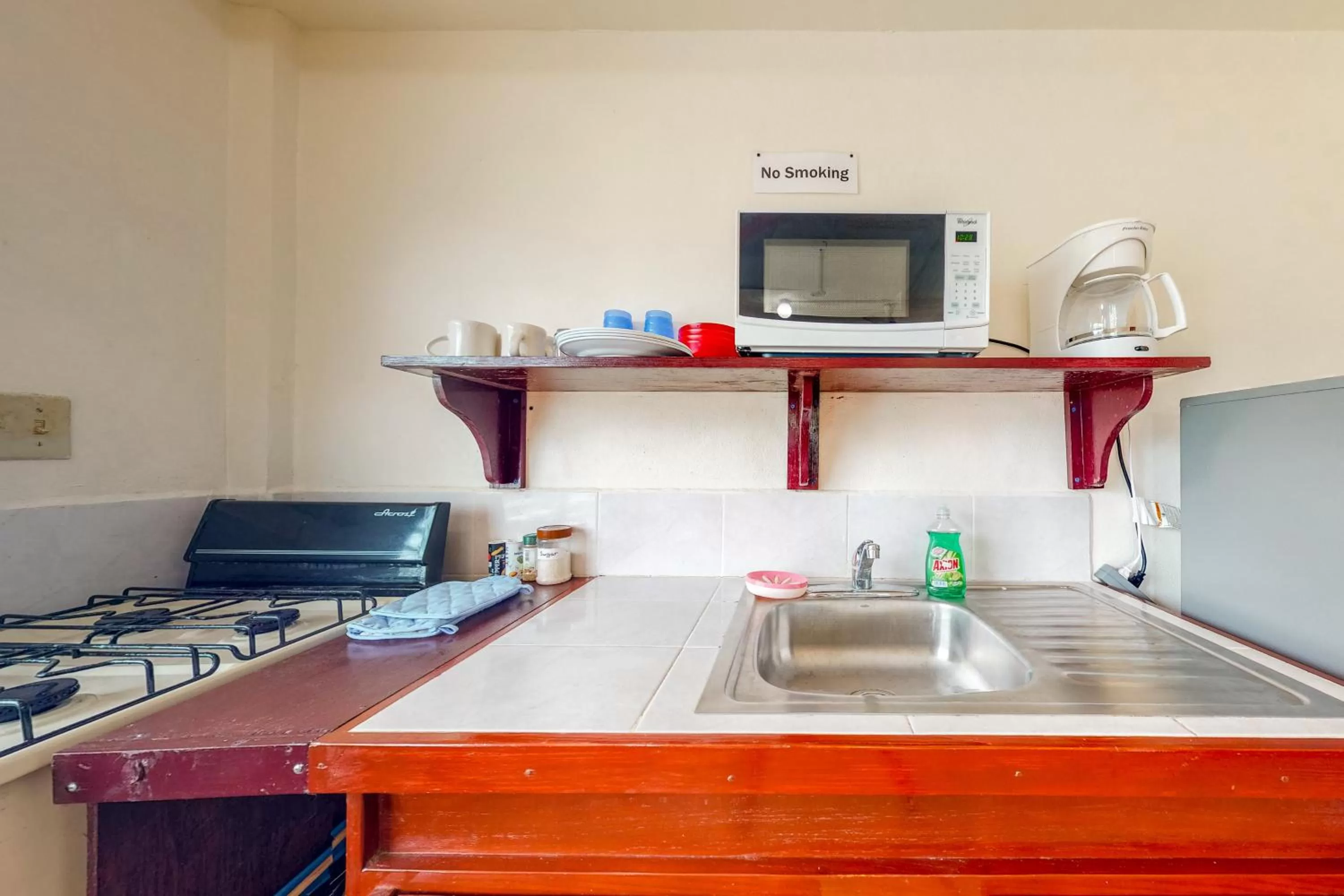 Kitchen/Kitchenette in Palmetto#1 @ Island Cabanas