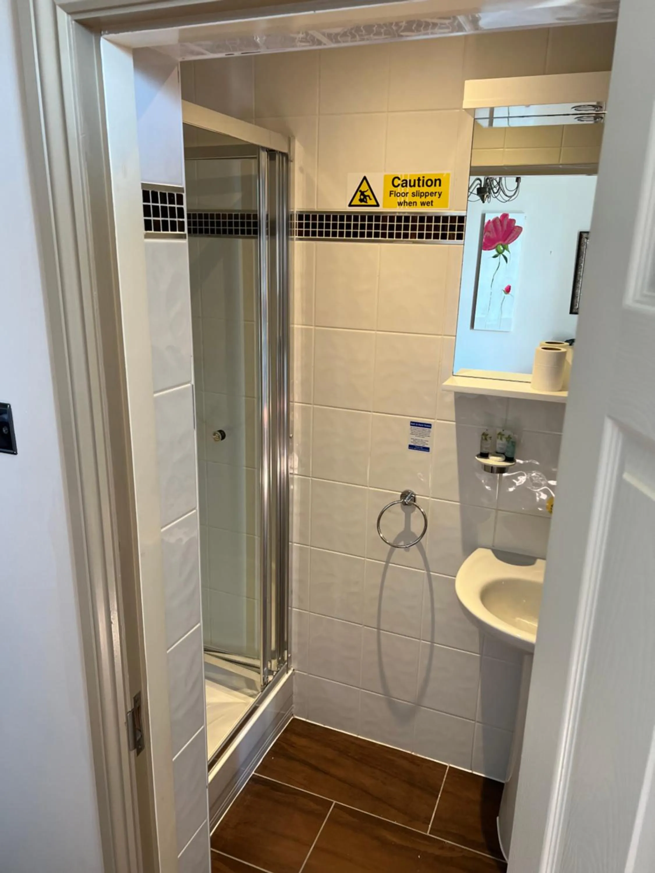 Shower in Southport Metro Hotel