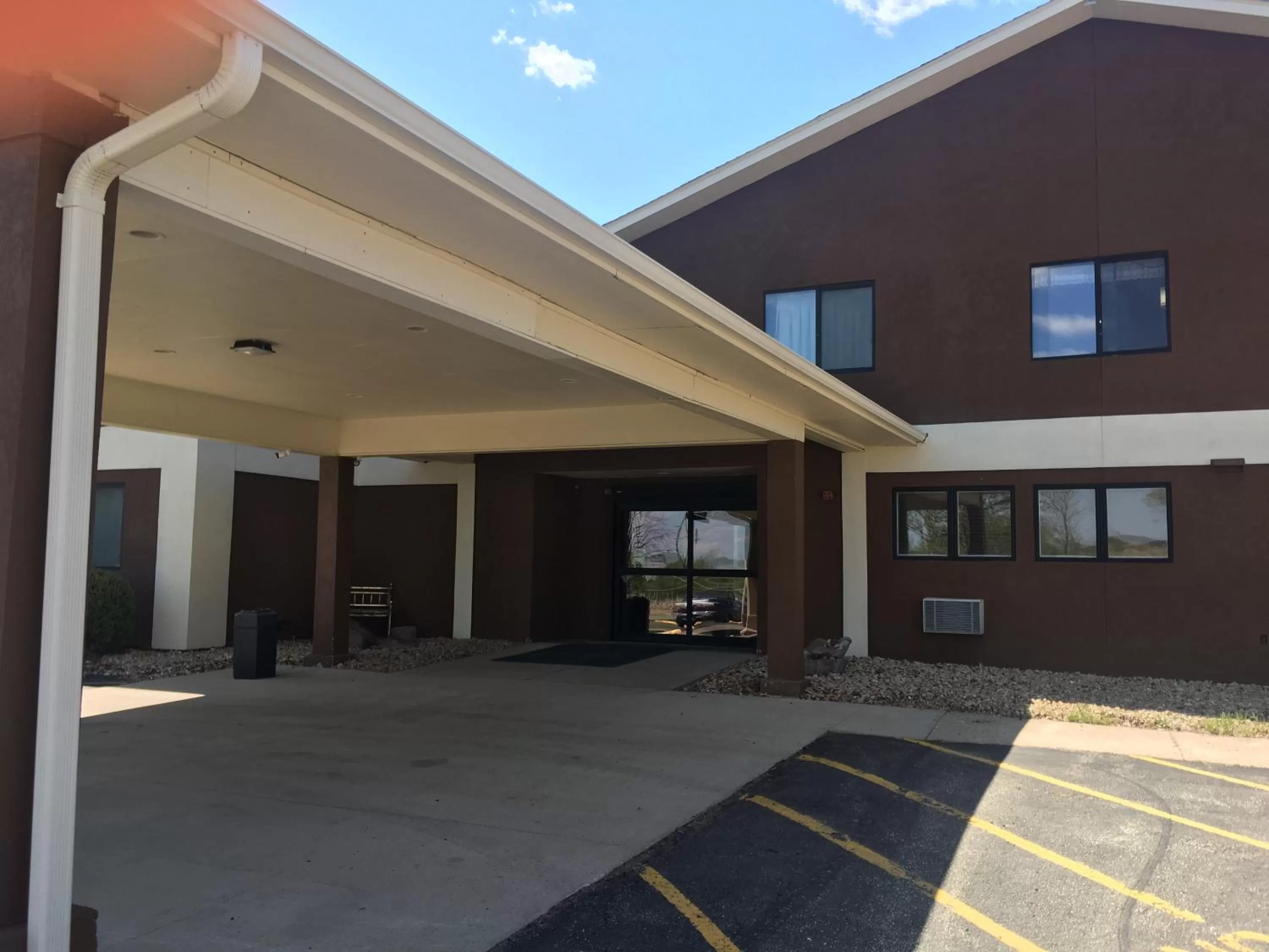 Property building in Super 8 by Wyndham Blue Earth