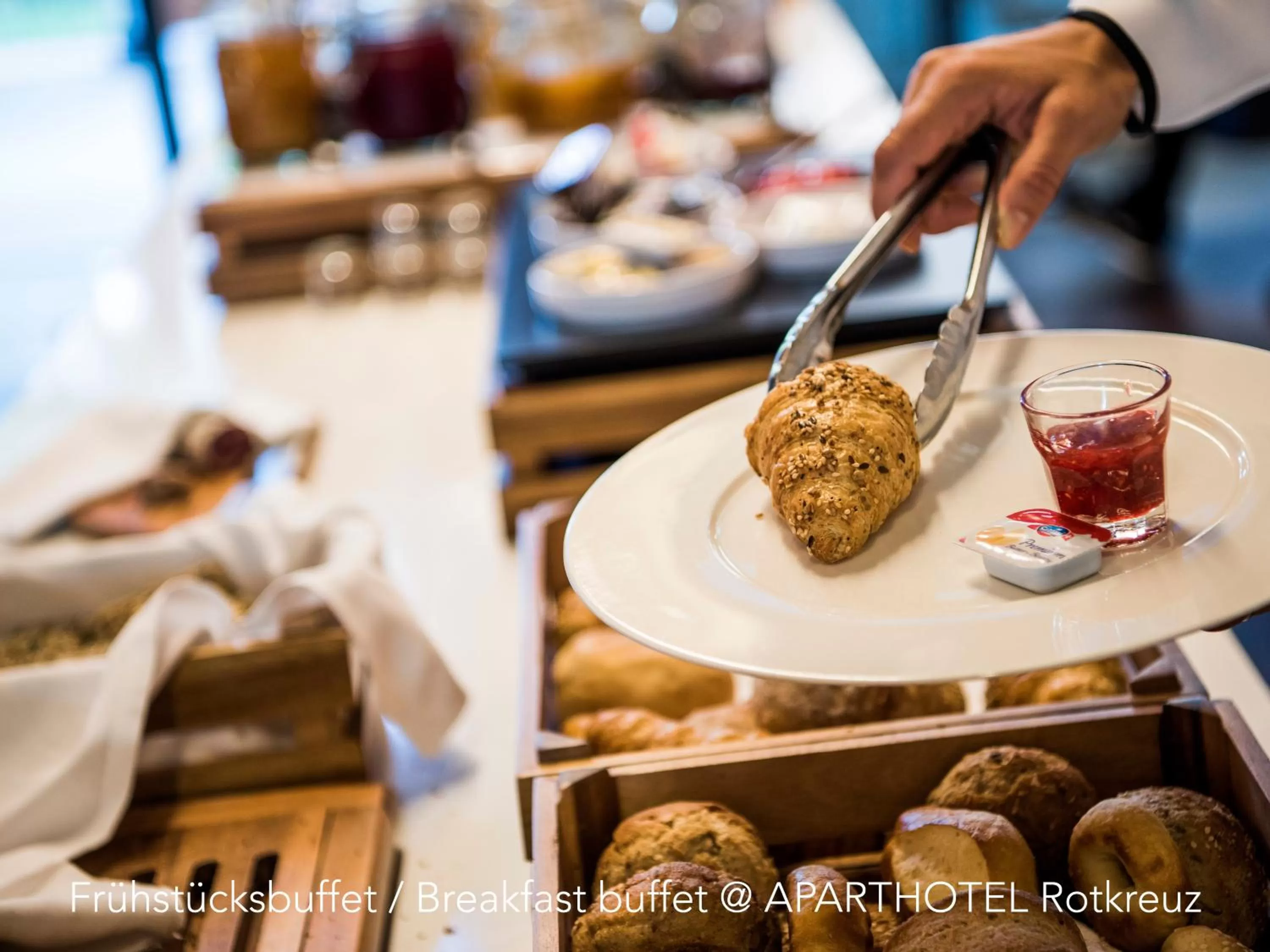 Restaurant/places to eat in Hotel Bauernhof - Self Check-In Hotel