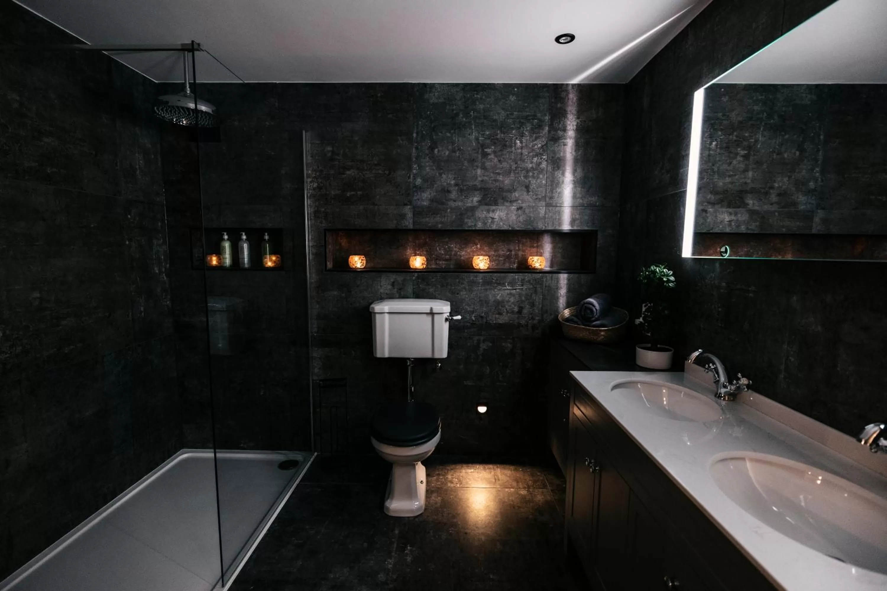 Bathroom in South Causey Inn