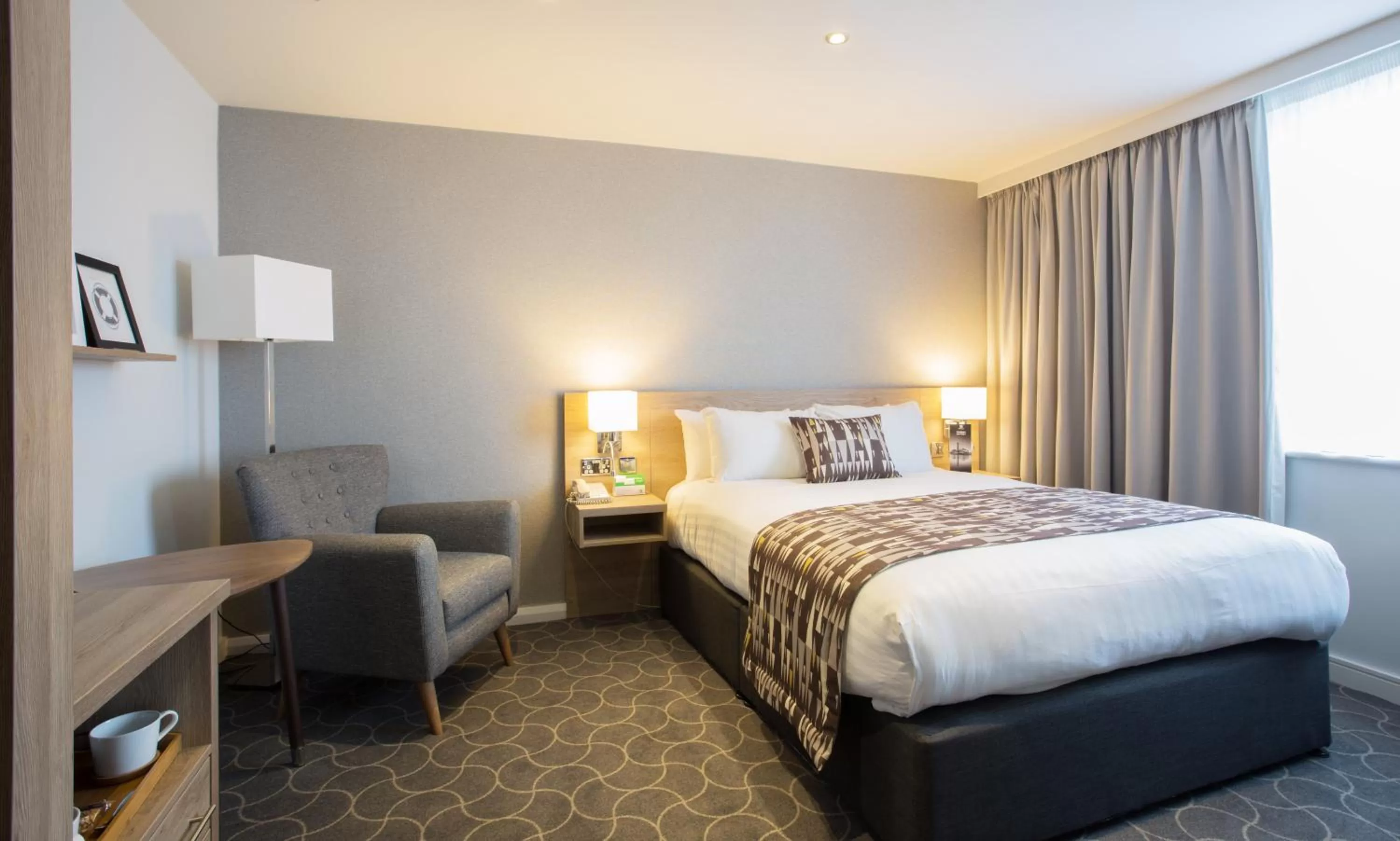 Photo of the whole room, Bed in Holiday Inn Ellesmere Port/Cheshire Oaks by IHG