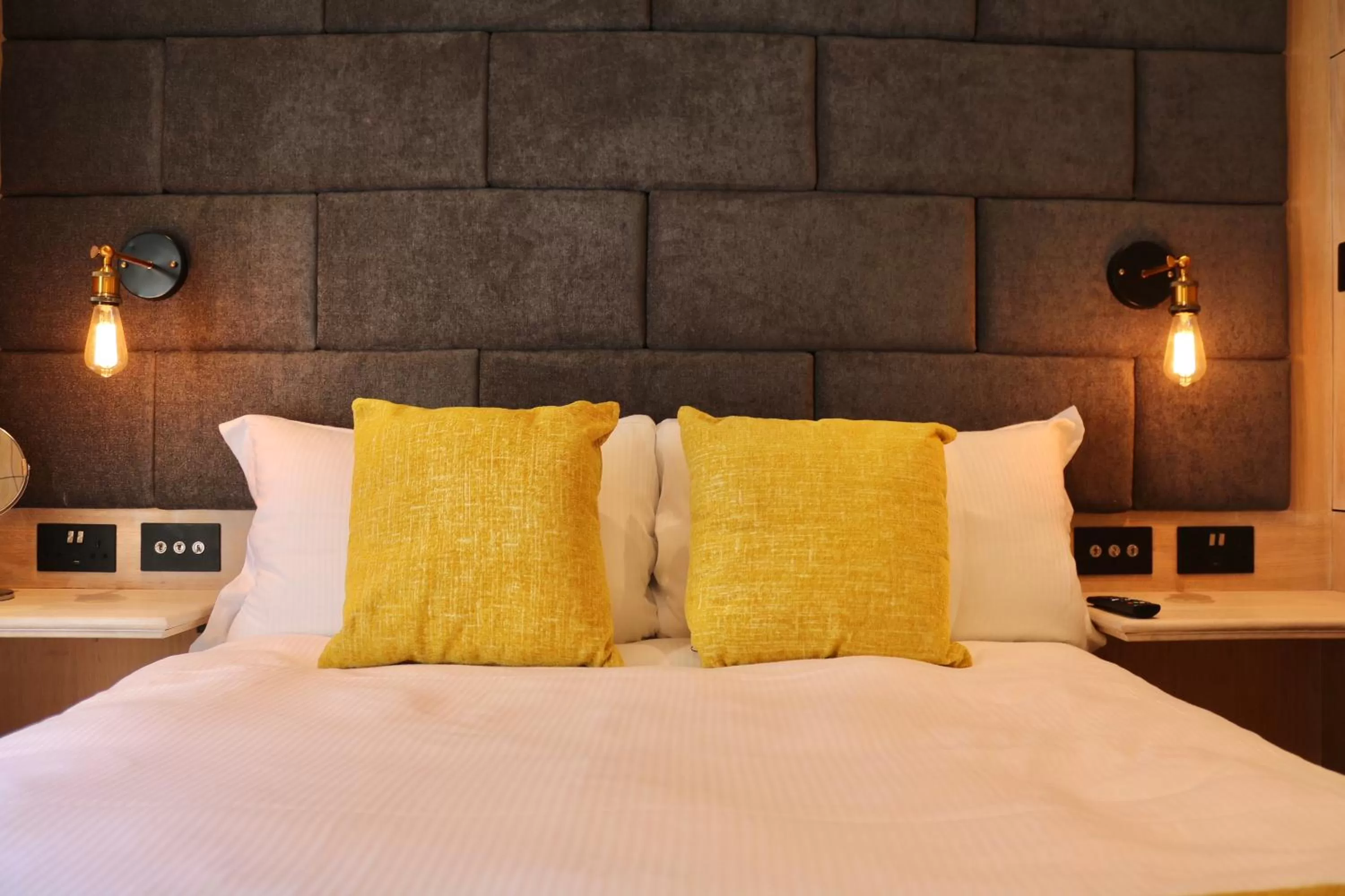 Bedroom, Bed in Becketts Townhouse