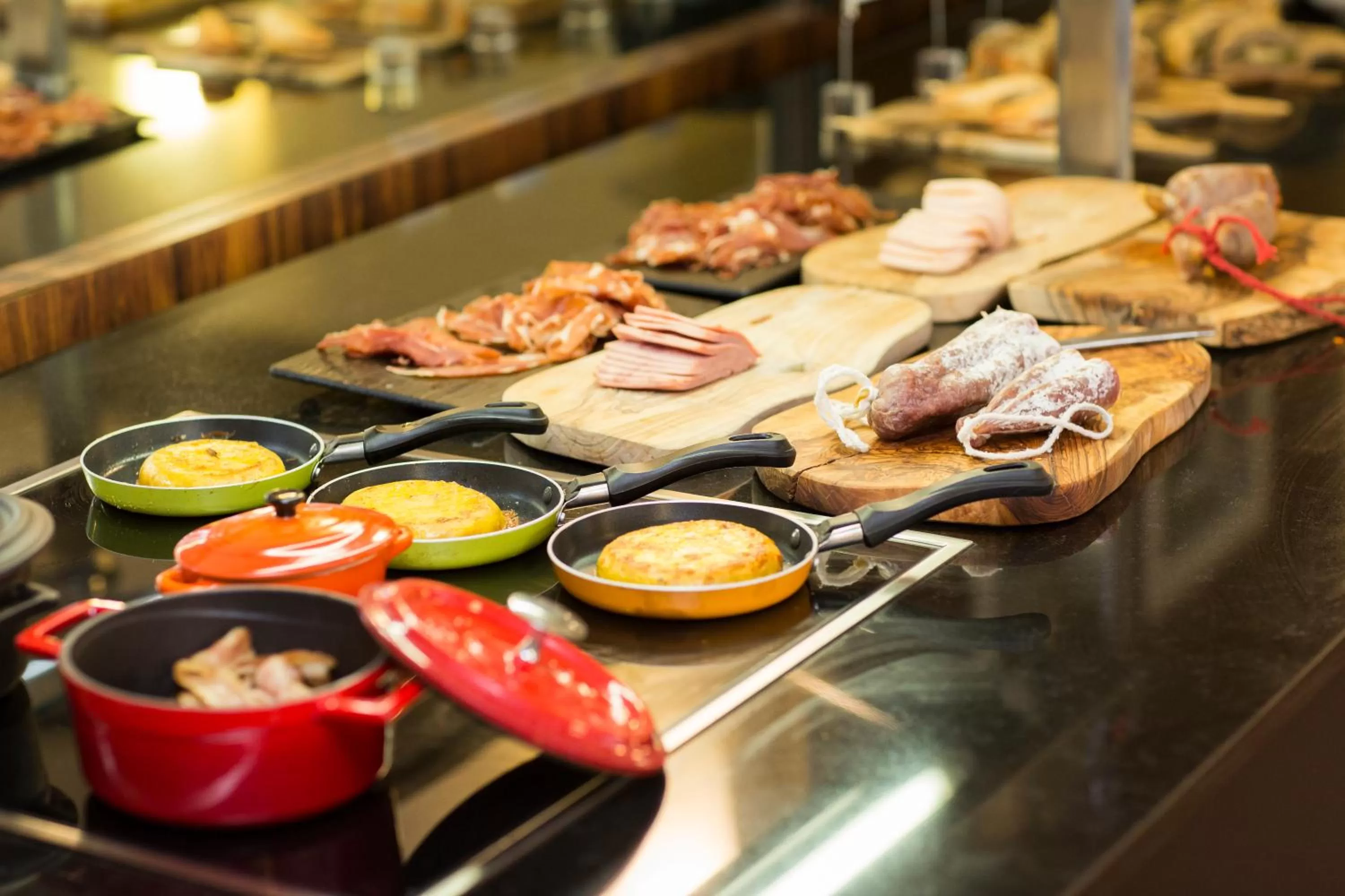 Buffet breakfast in Hotel Tres Reyes Pamplona