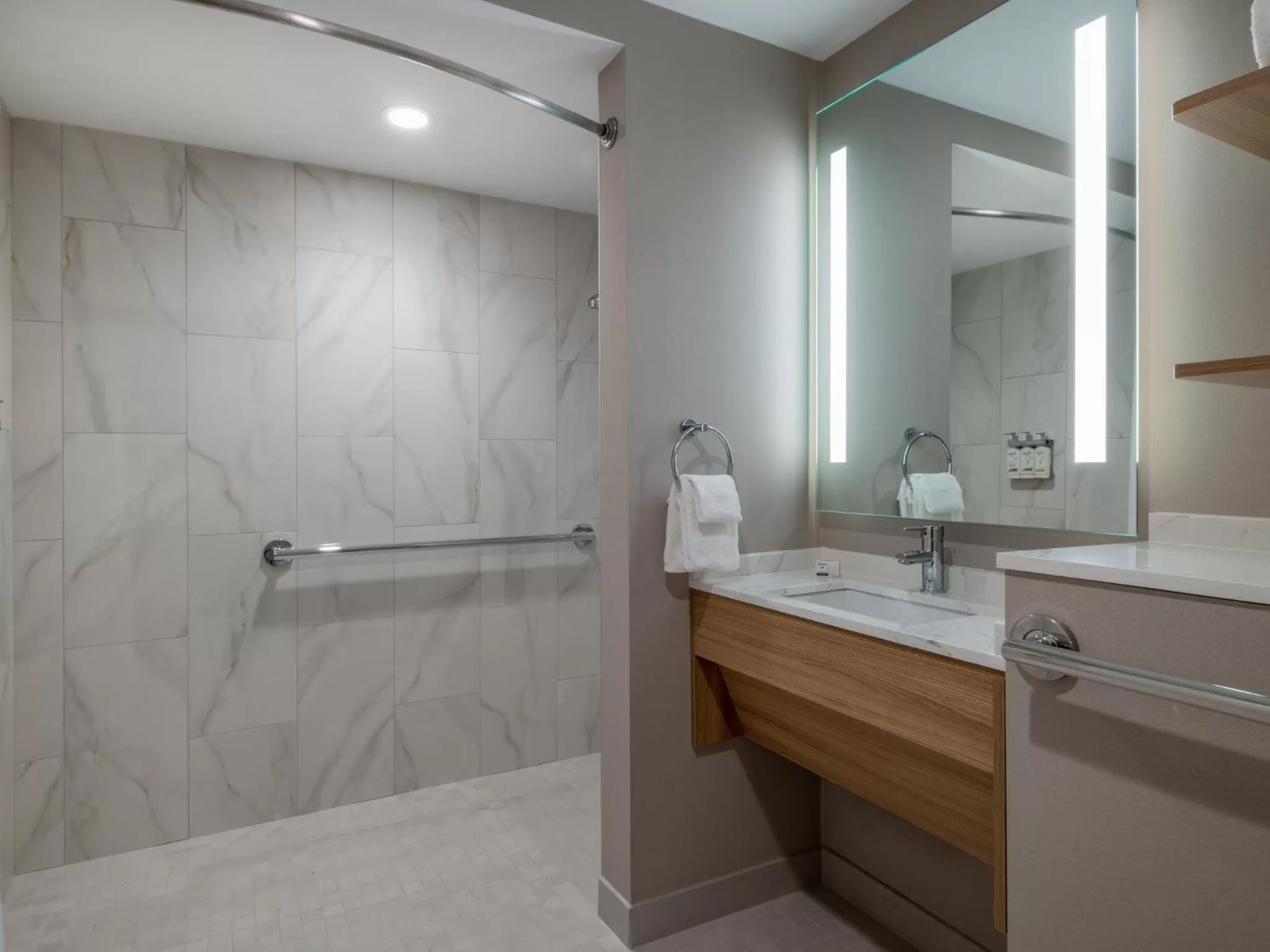 Bathroom in Staybridge Suites Chicago O'Hare - Rosemont by IHG