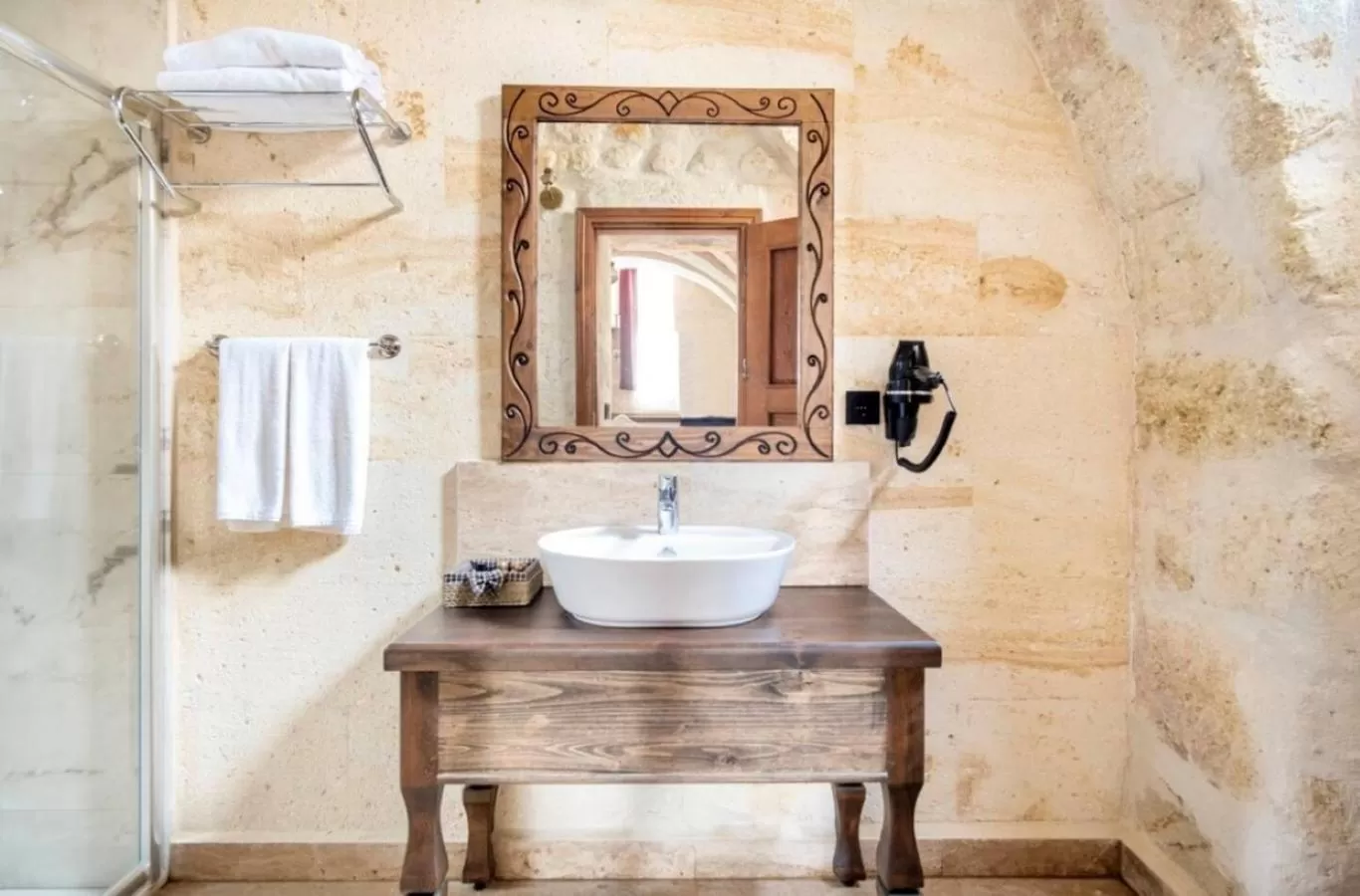 Shower in Uzay Cave Suite Hotel