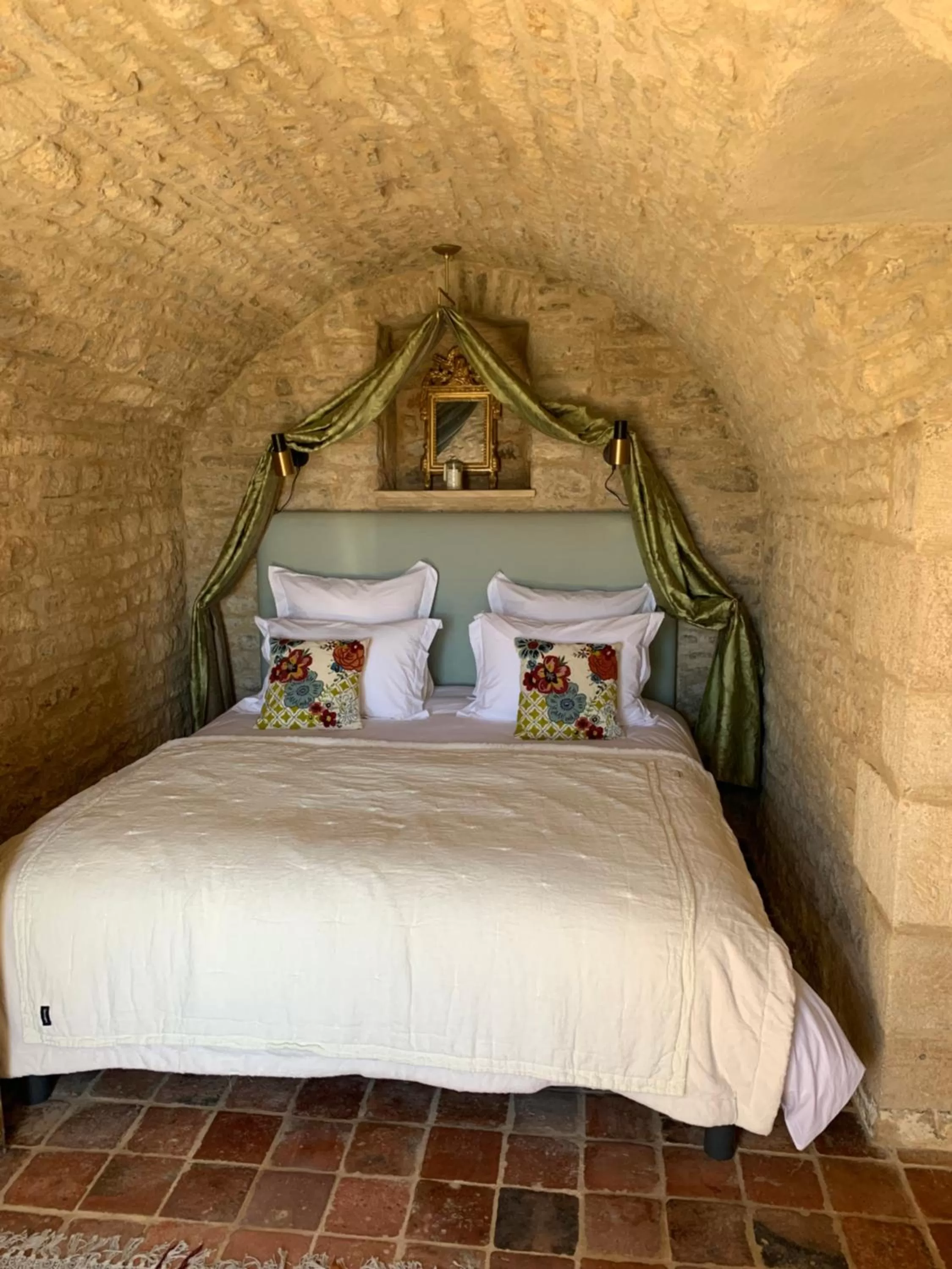 Bedroom, Bed in L'Orangerie