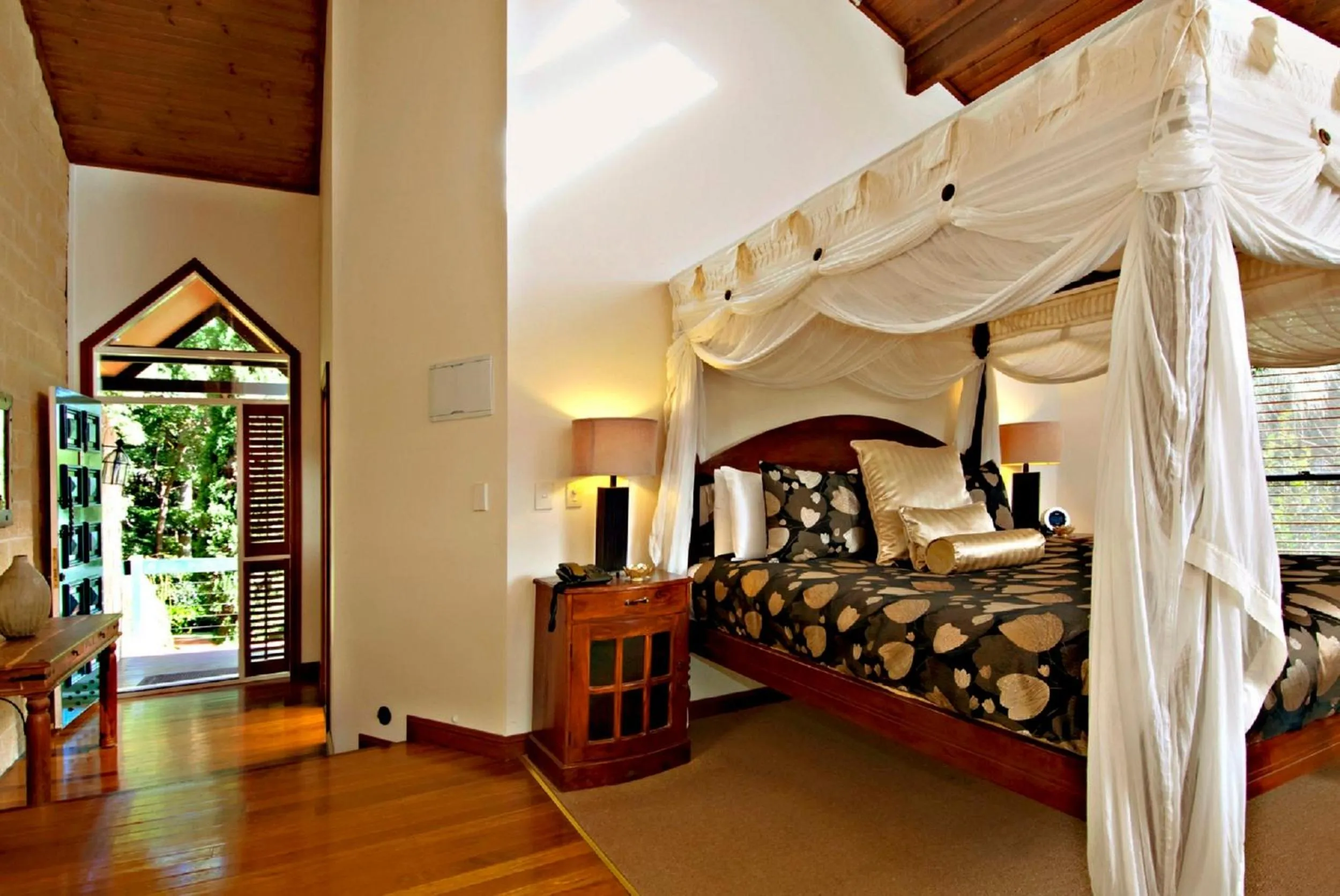 Bed in Escarpment Retreat & Day Spa for Couples