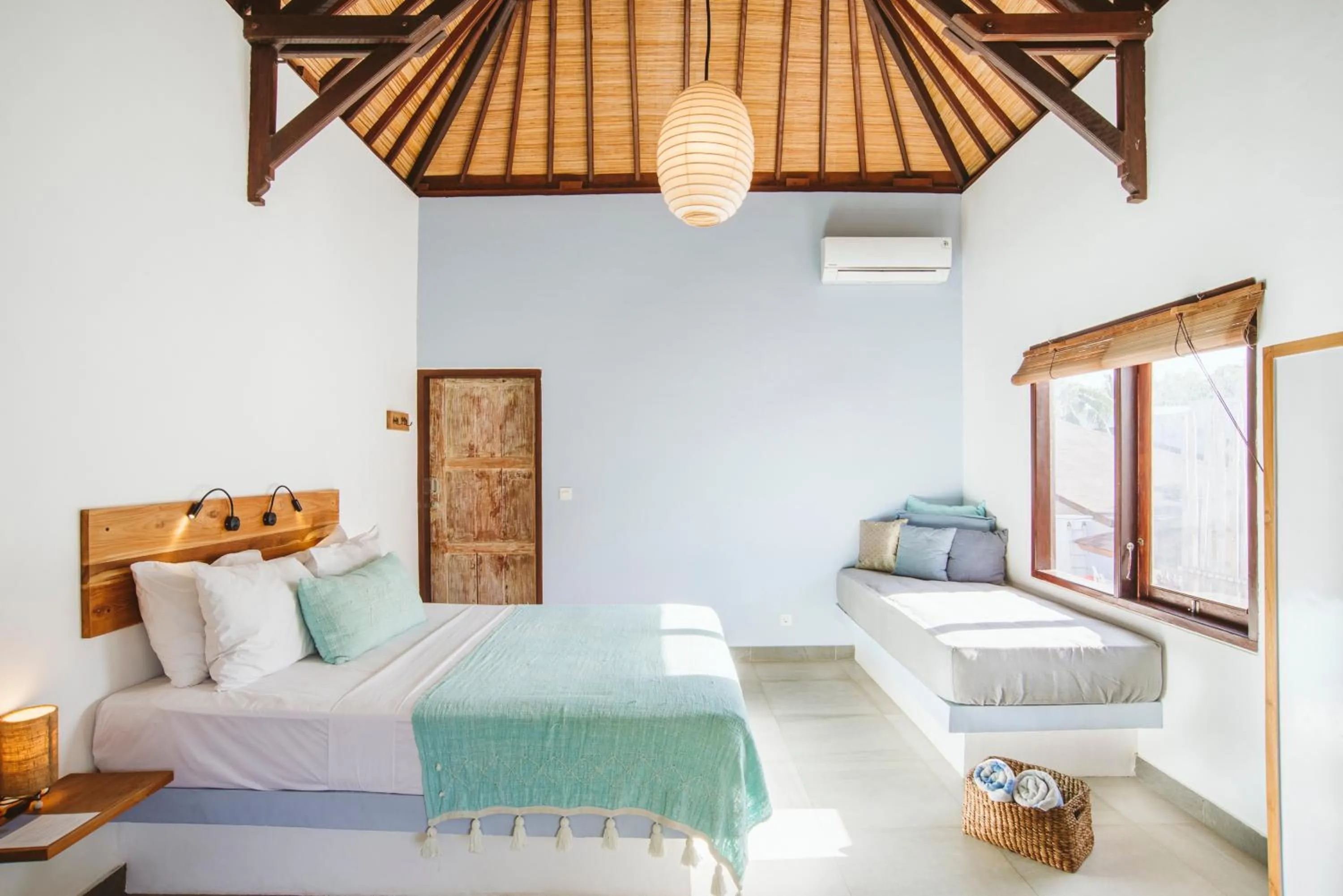 Photo of the whole room, Bed in Karma Kayak