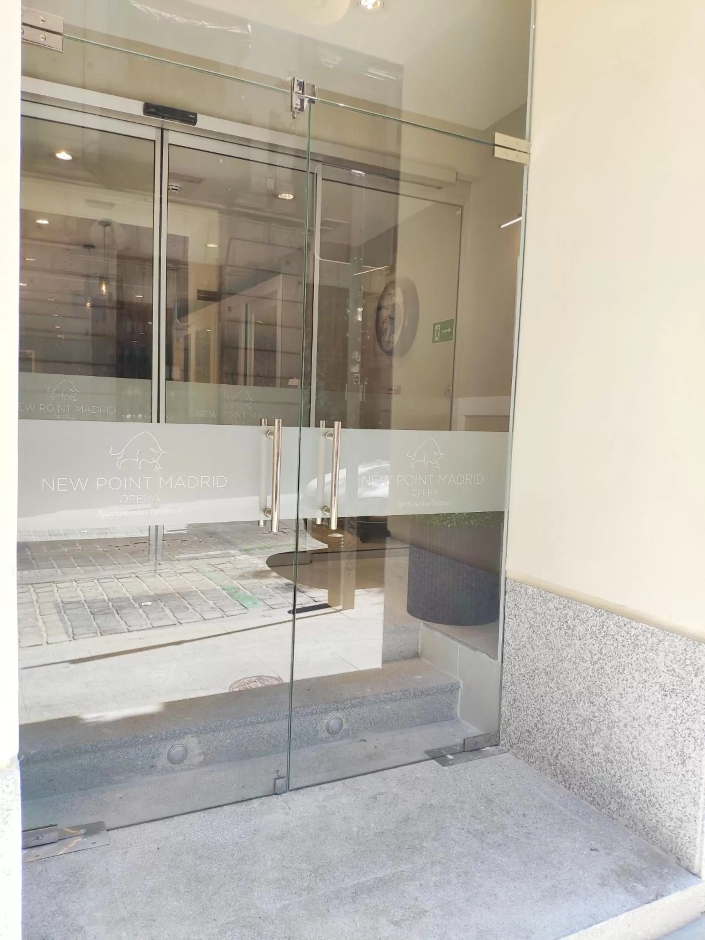 Area and facilities in New Point Opera