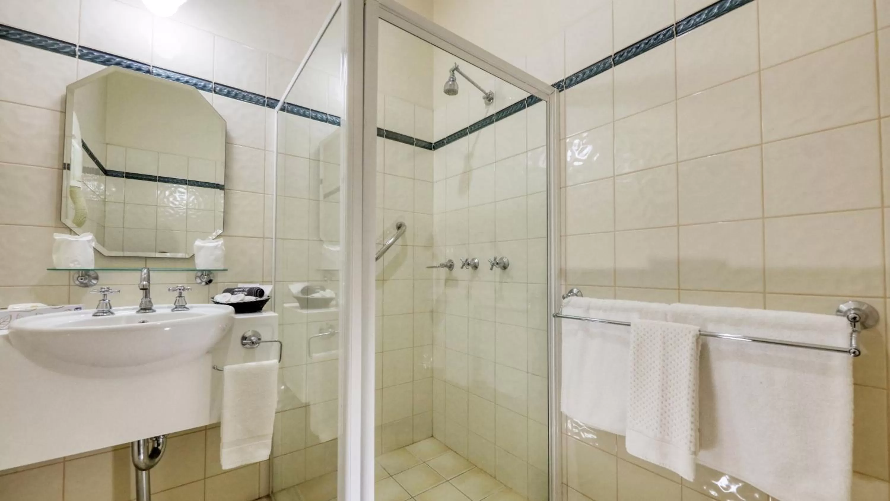 Bathroom in Royal Exchange Hotel