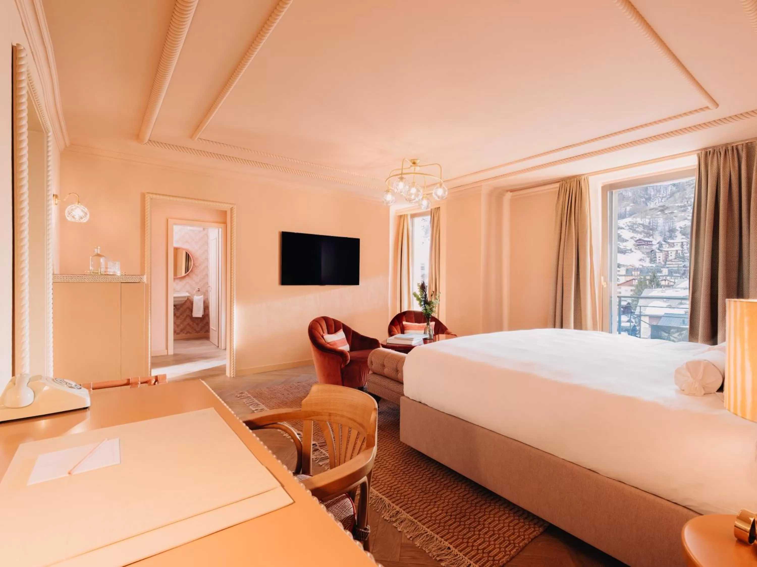 Photo of the whole room, Bed in BEAUSiTE Zermatt