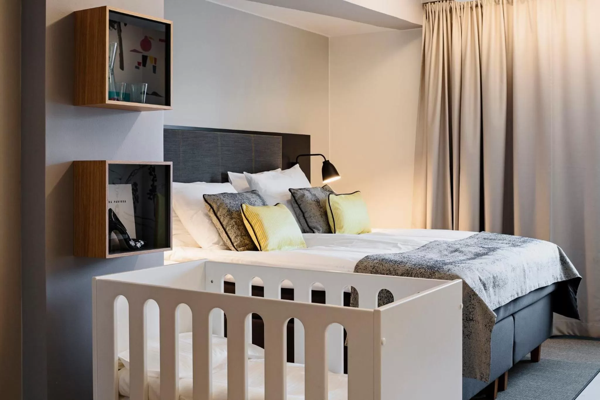 Photo of the whole room, Bed in Hotel Indigo Helsinki-Boulevard by IHG