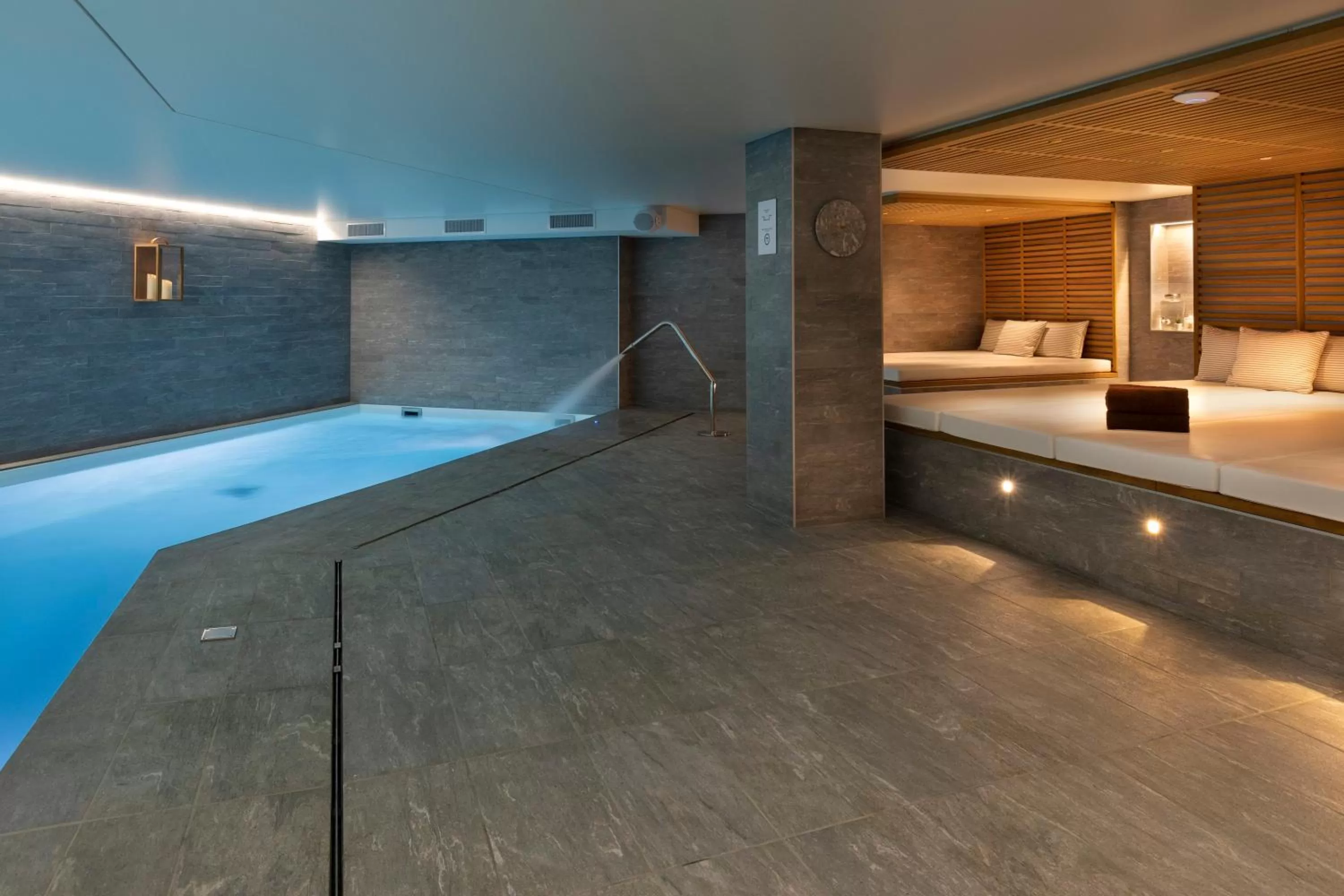 Swimming pool in St-Alban Hotel & Spa