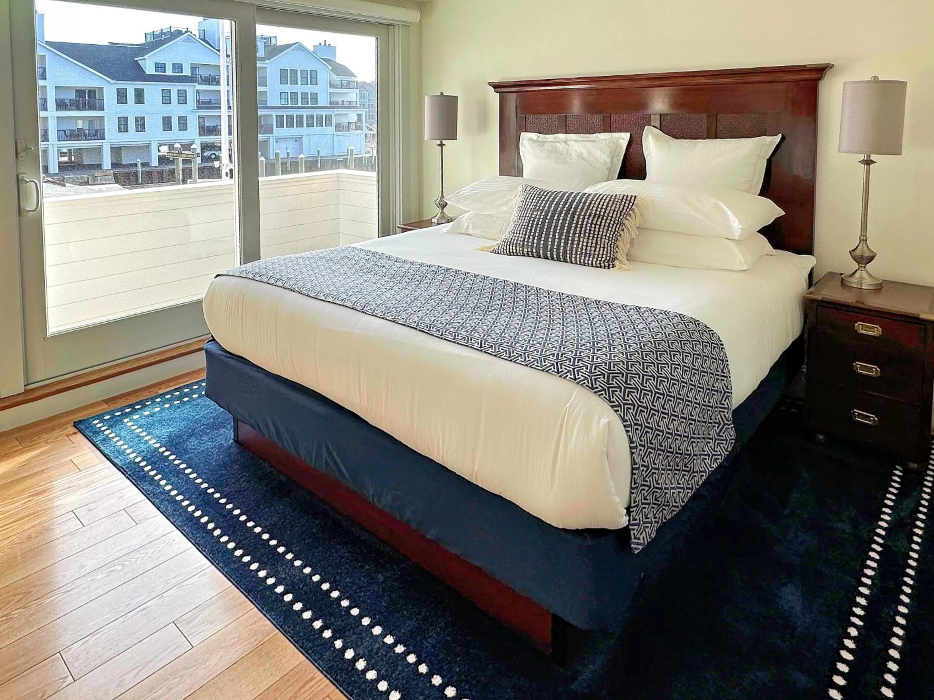 Bedroom, Bed in Harborside Inn