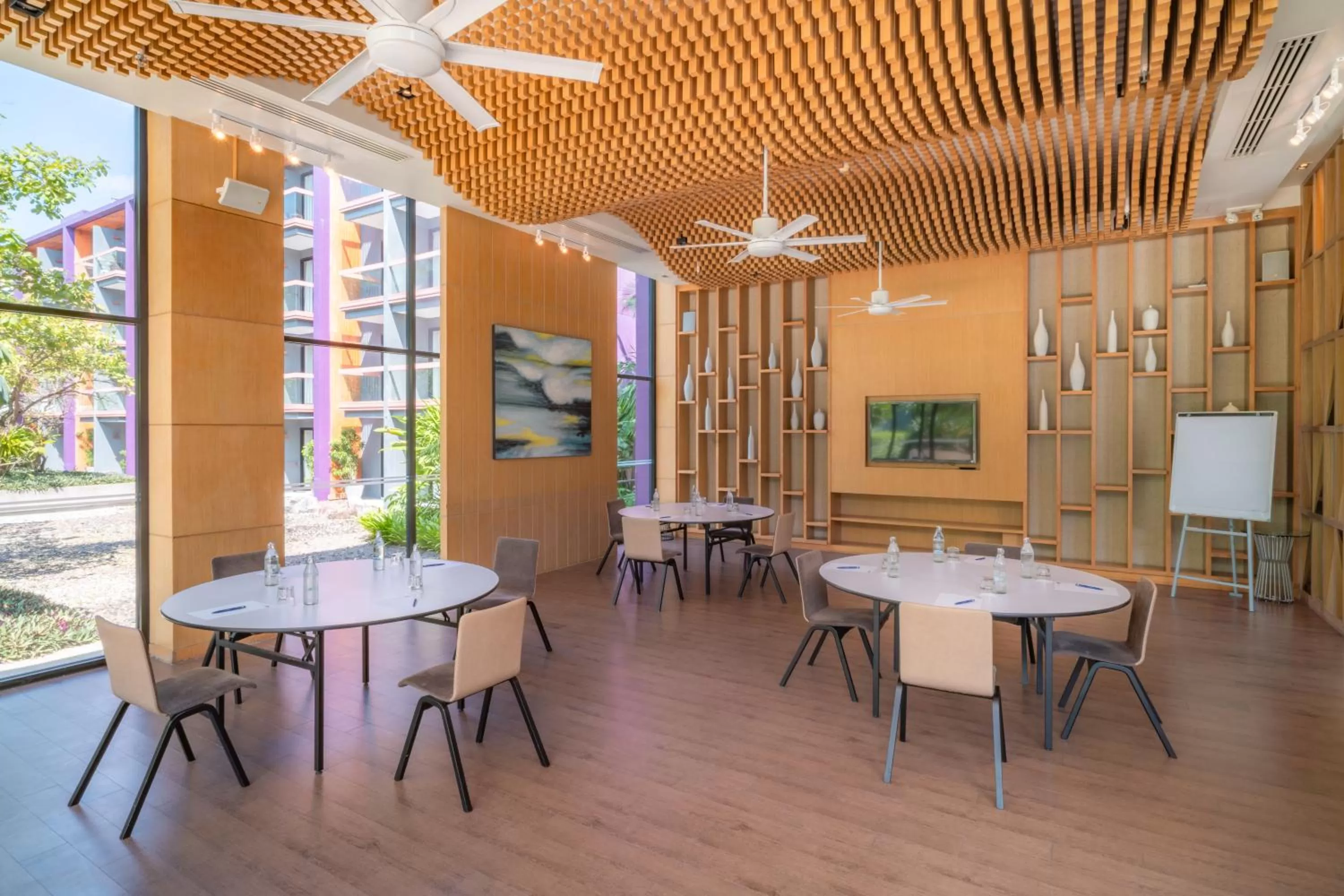 Meeting/conference room in Holiday Inn Express Phuket Patong Beach Central by IHG