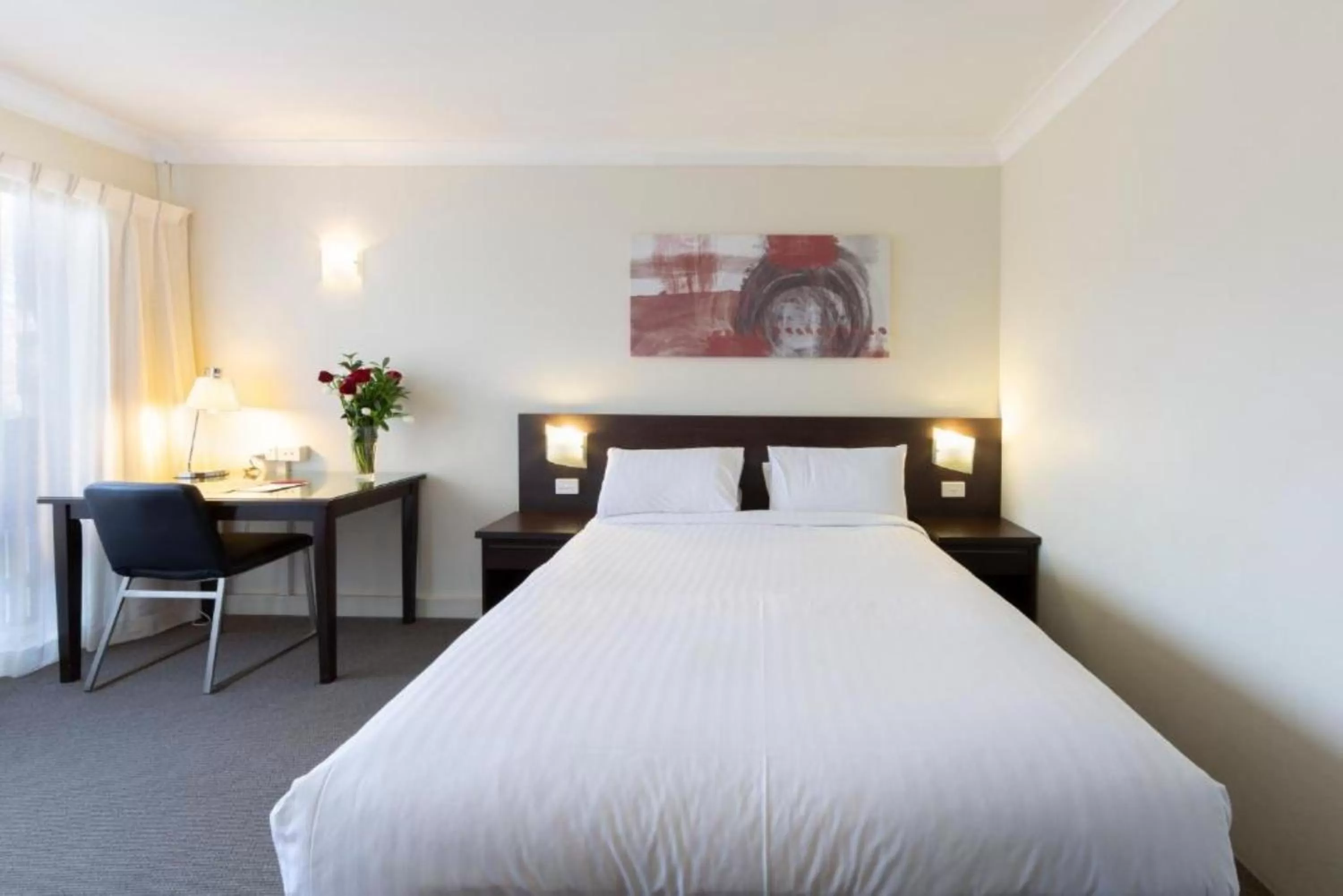 Bed in ibis Styles Canberra Tall Trees