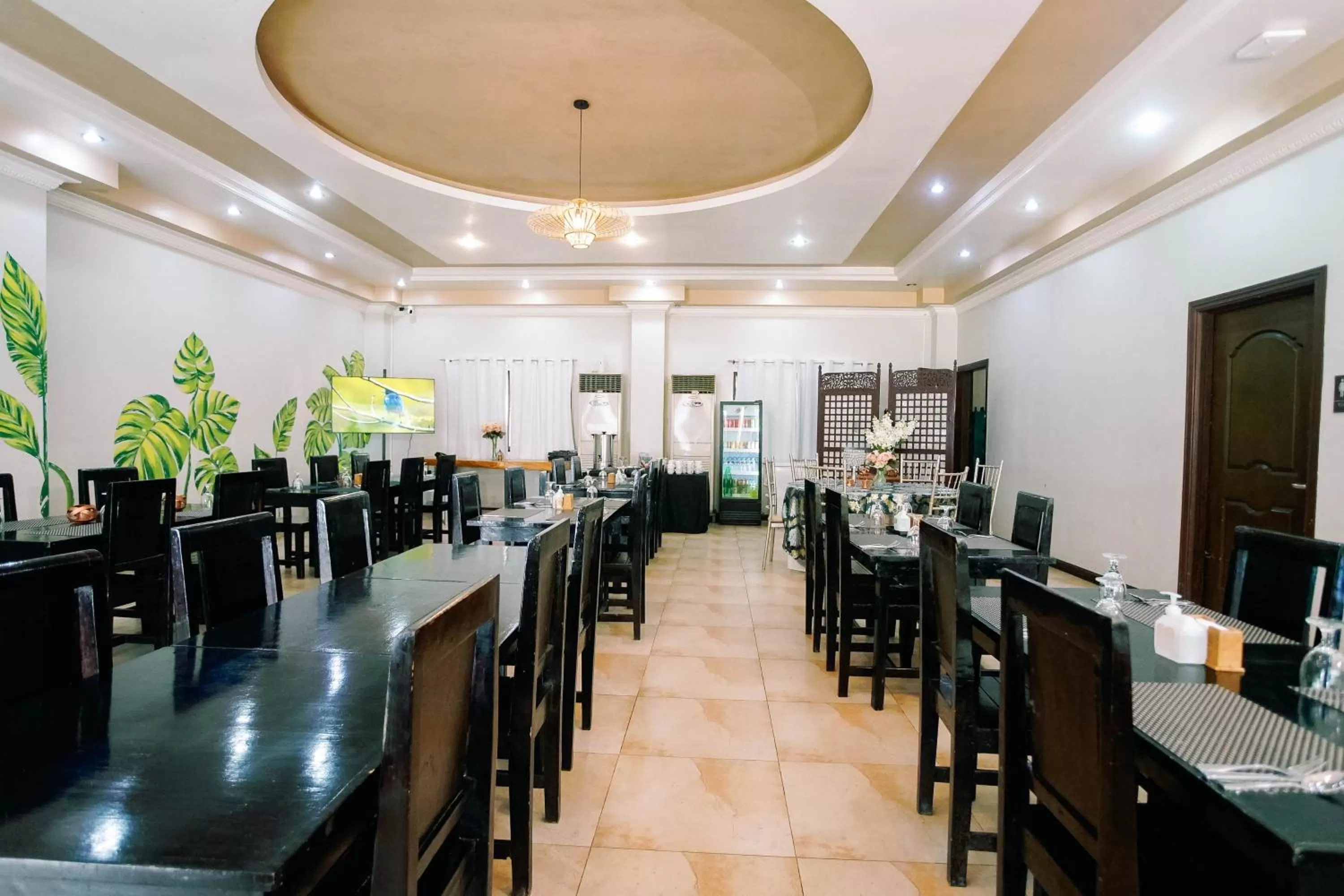 Restaurant/places to eat in 3 Peaks Resort & Boutique Hotel