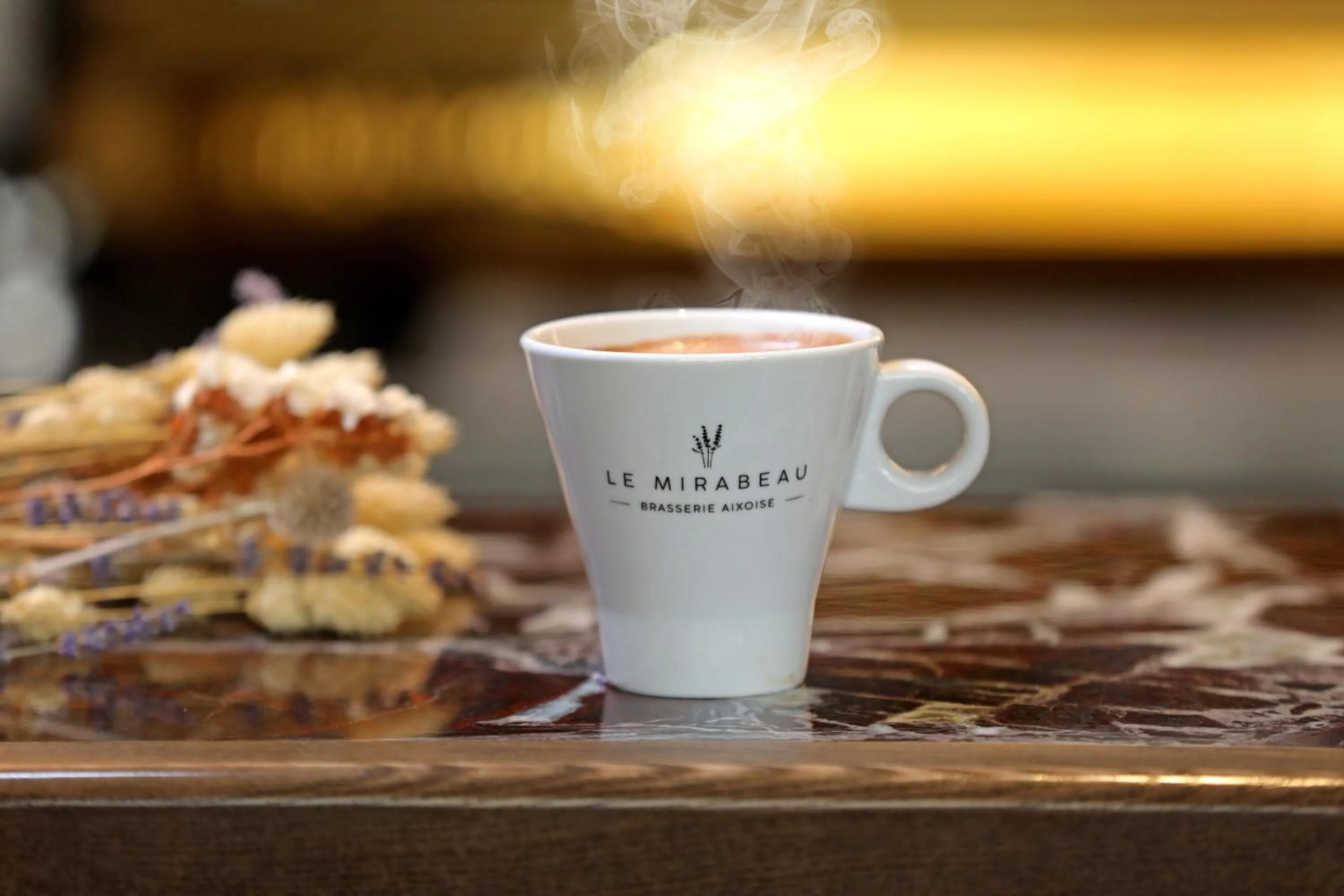 Lounge or bar in Negrecoste Hôtel & Spa