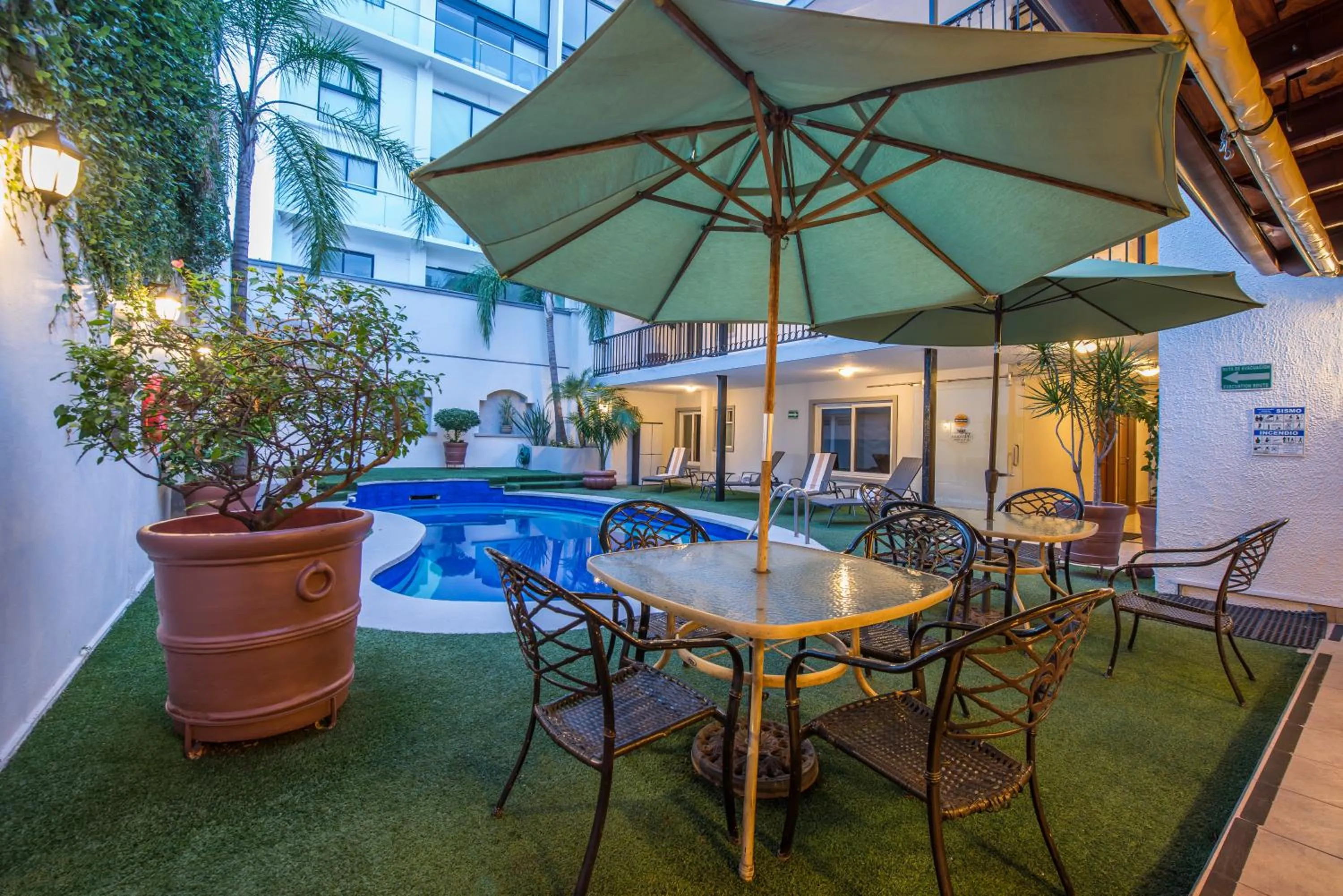 Del Marques Hotel and Suites