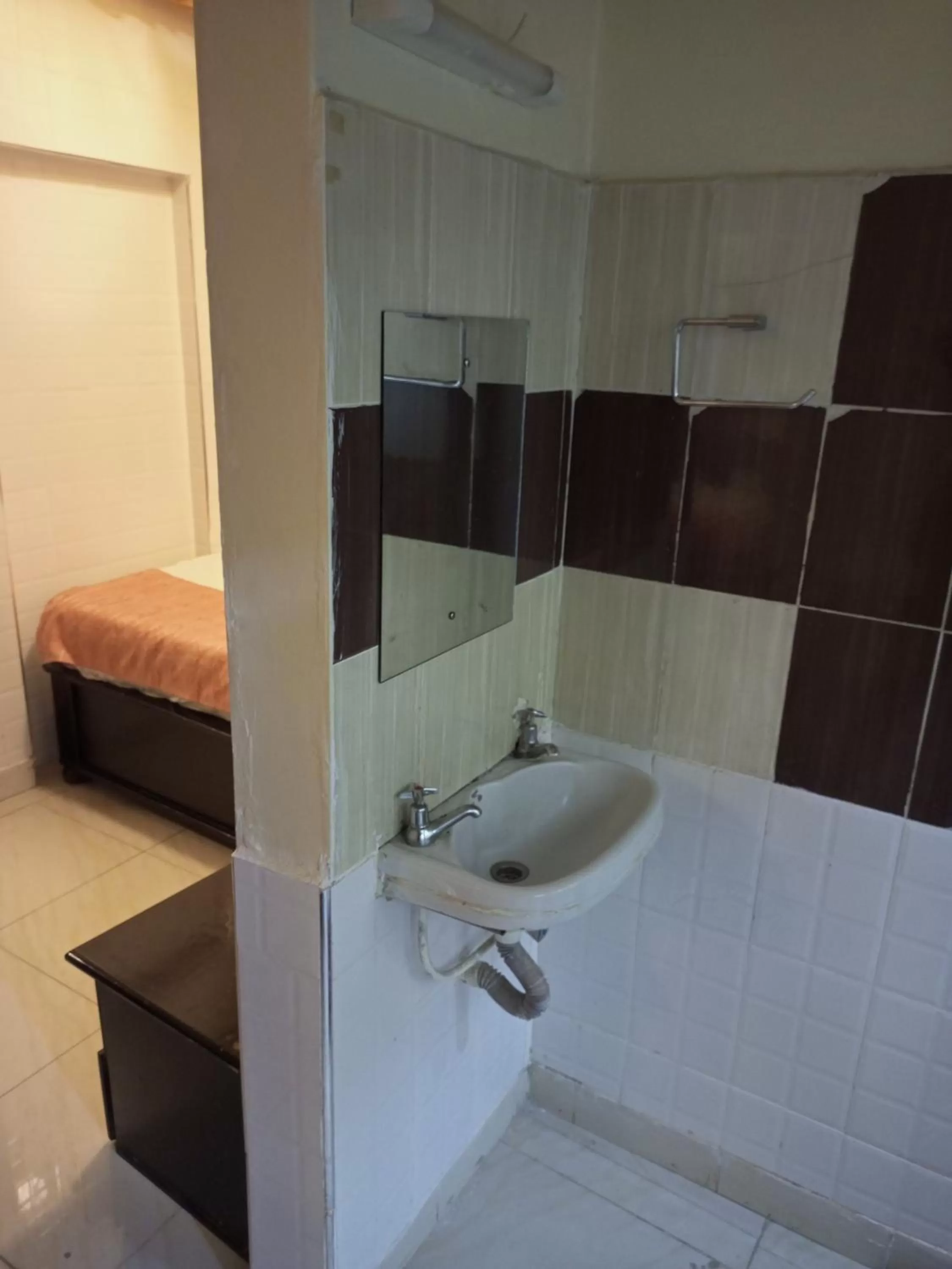 Bathroom in Beach View Hotel - Kisumu