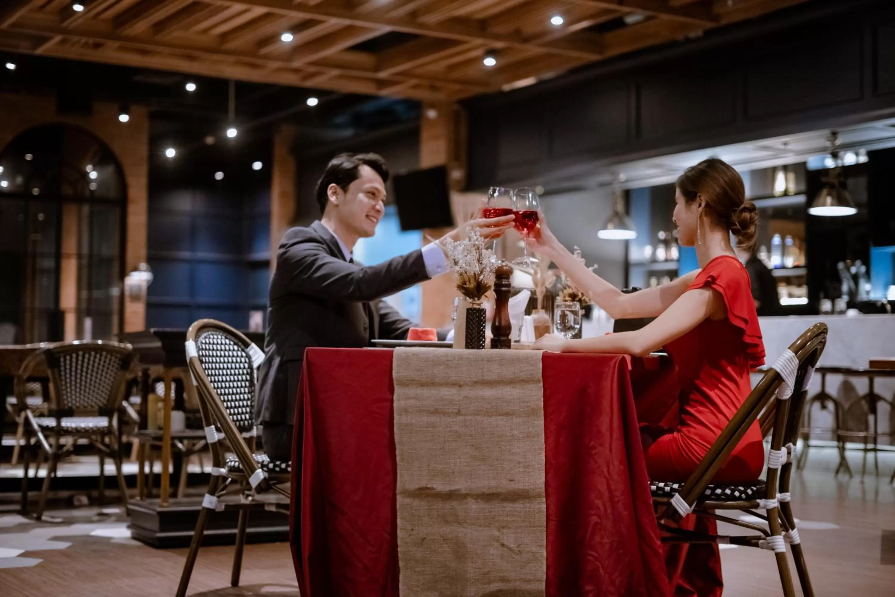 Restaurant/places to eat in Antero Hotel Jababeka Cikarang