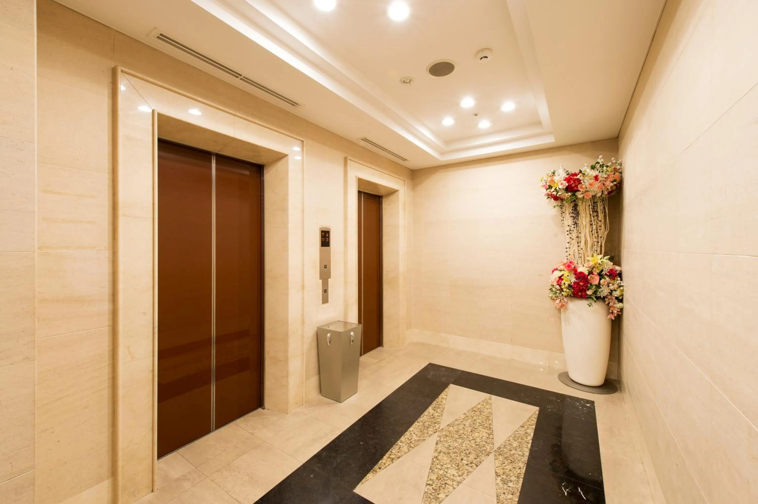 Lobby or reception in Hotel Villa Fontaine Tokyo-Otemachi