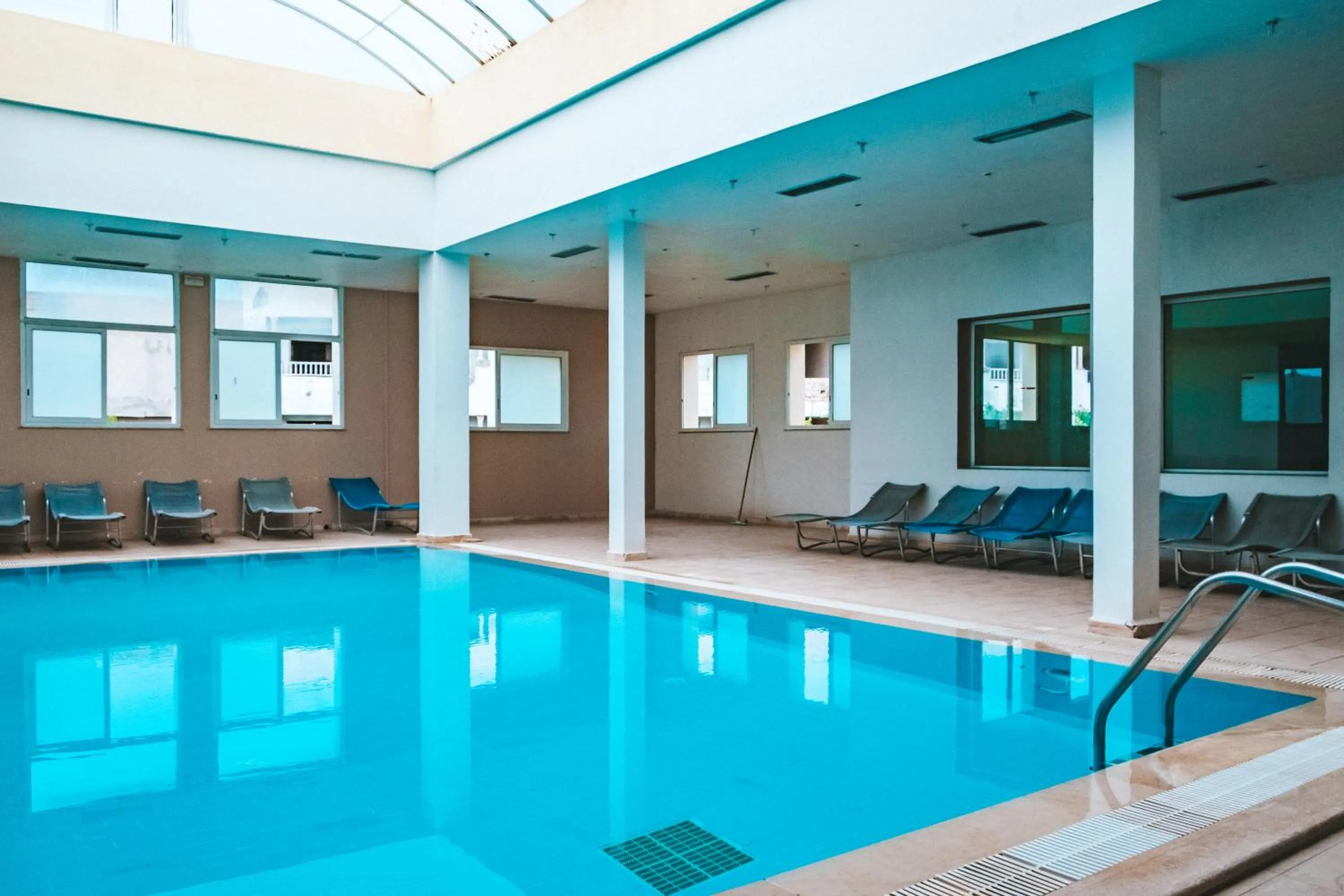 Swimming pool in Marina Palace