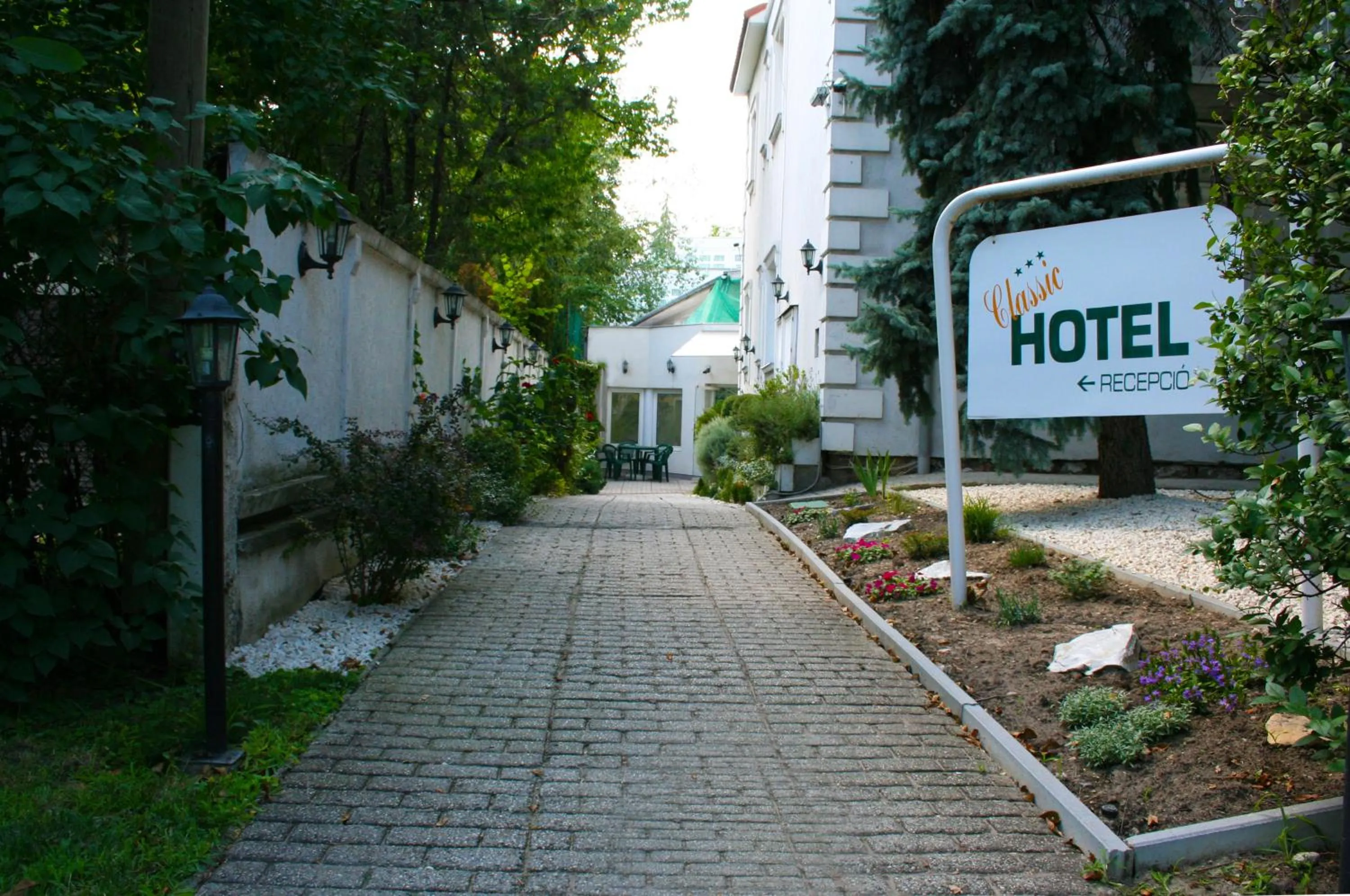 Facade/entrance in Classic Hotel