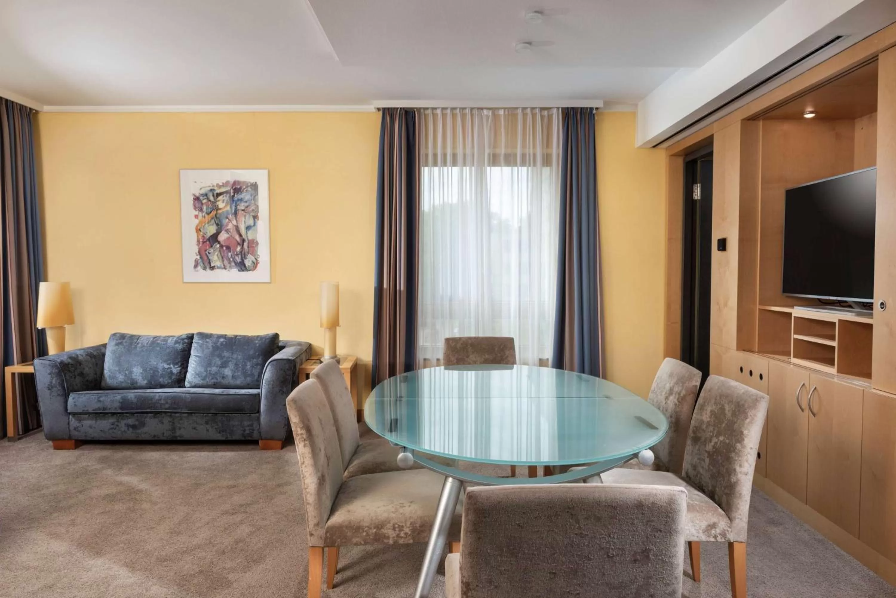 TV and multimedia in Vienna House by Wyndham Remarque Osnabrück