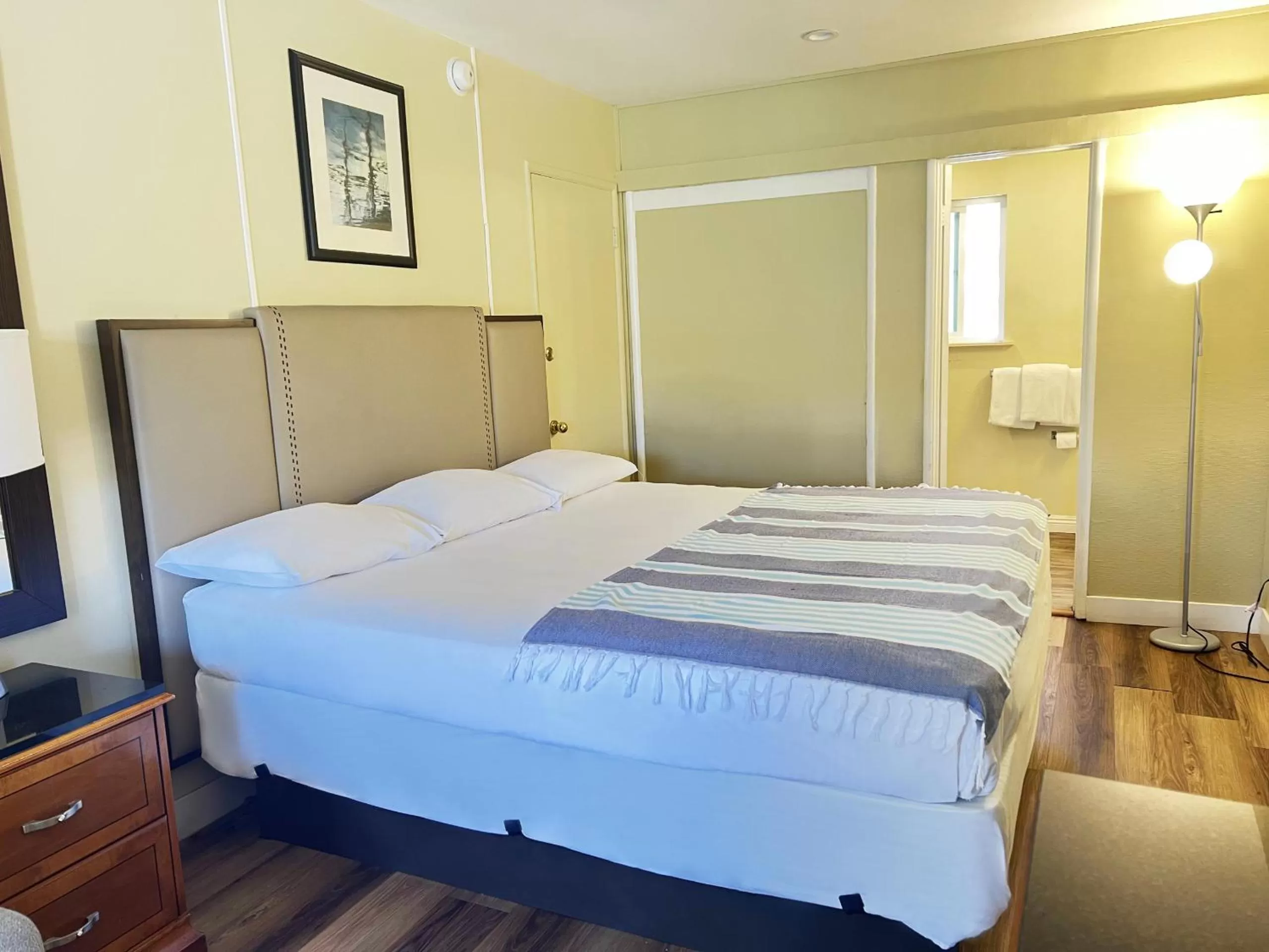 Bedroom in OMEO Suites Big Bear