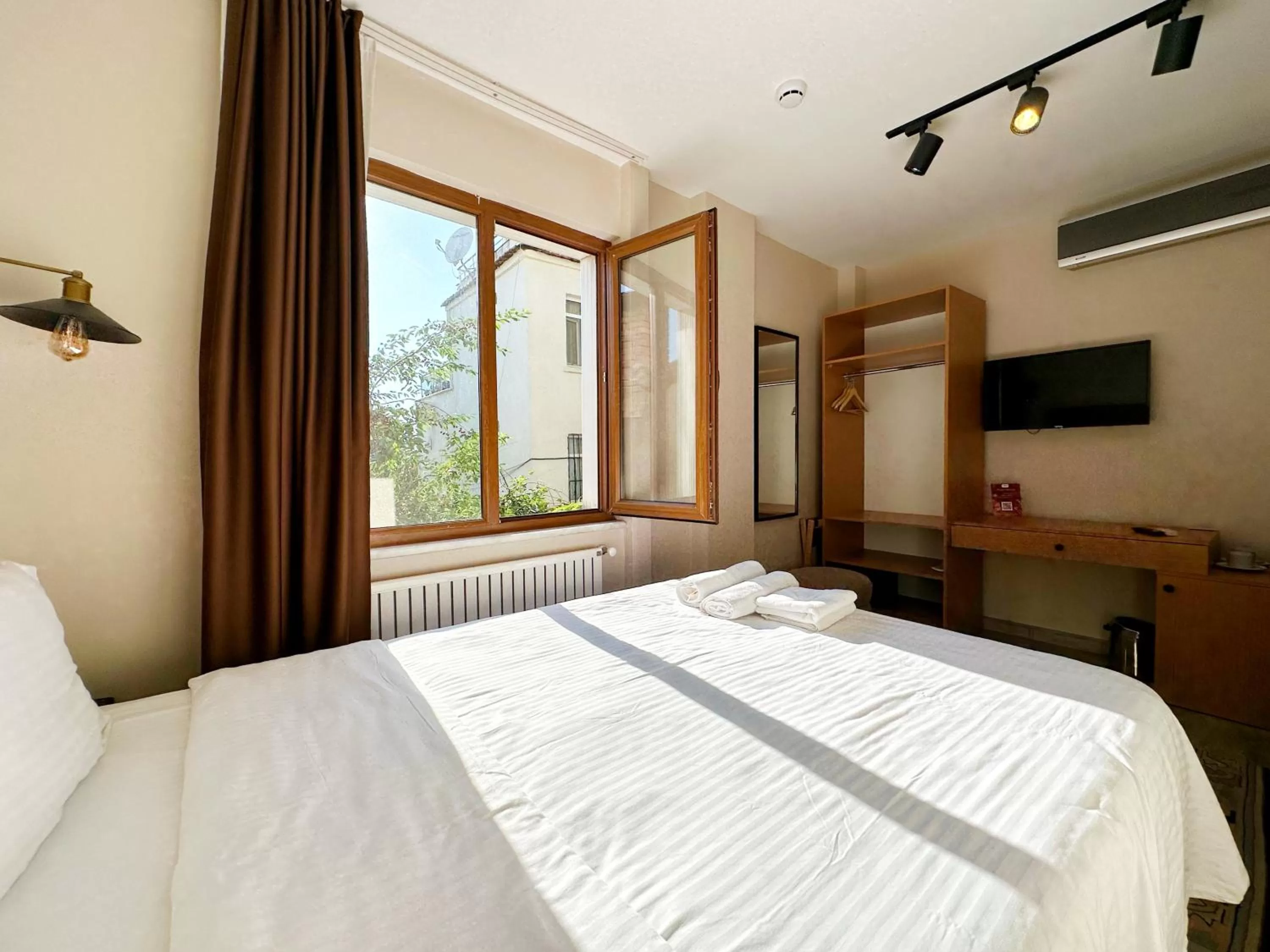 Bed in Sultan Pier Hotel