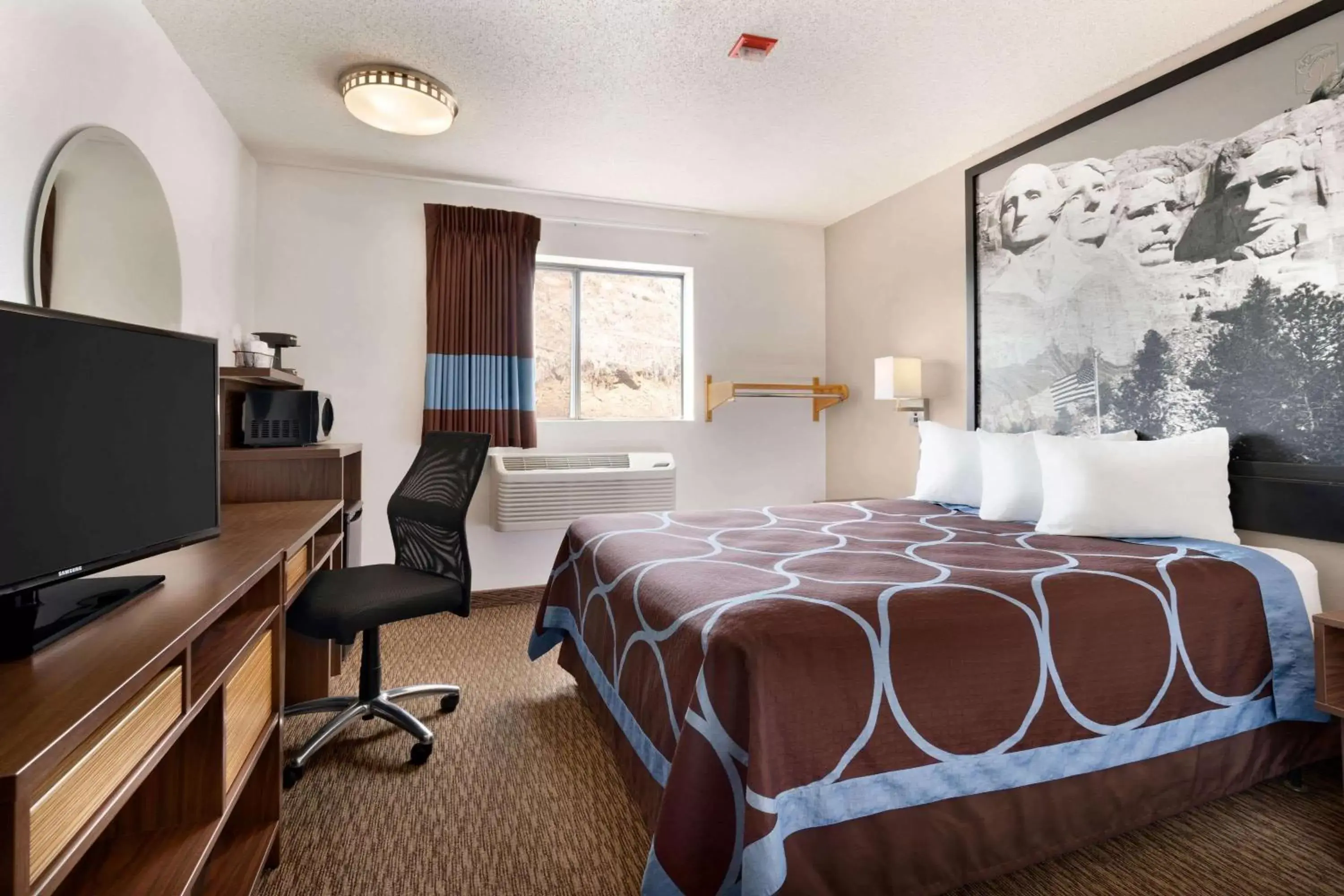 Queen Room - Mobility Access/Non-Smoking in Super 8 by Wyndham Custer/Crazy Horse Area Queen Room - Mobility Access/Non-Smoking in Super 8 by Wyndham Custer/Crazy Horse Area