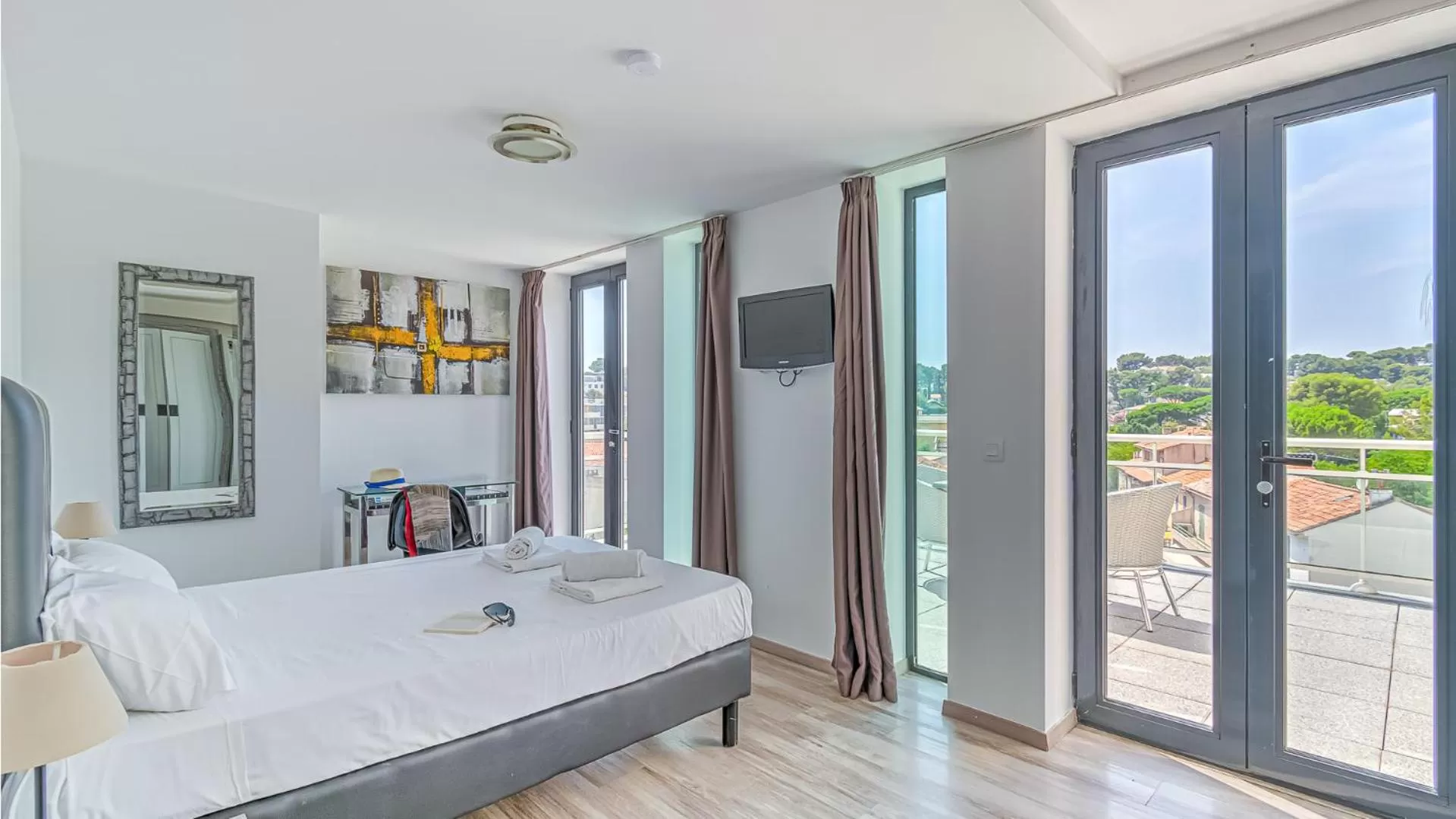 Photo of the whole room in Vacancéole - Résidence Adriana