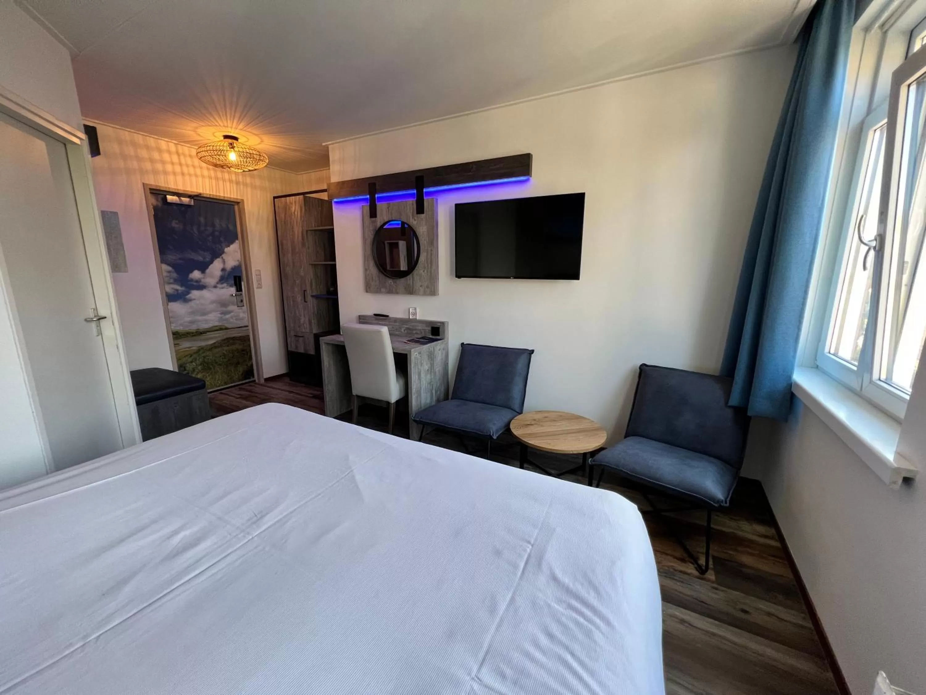 Photo of the whole room, Bed in Hotel Nap