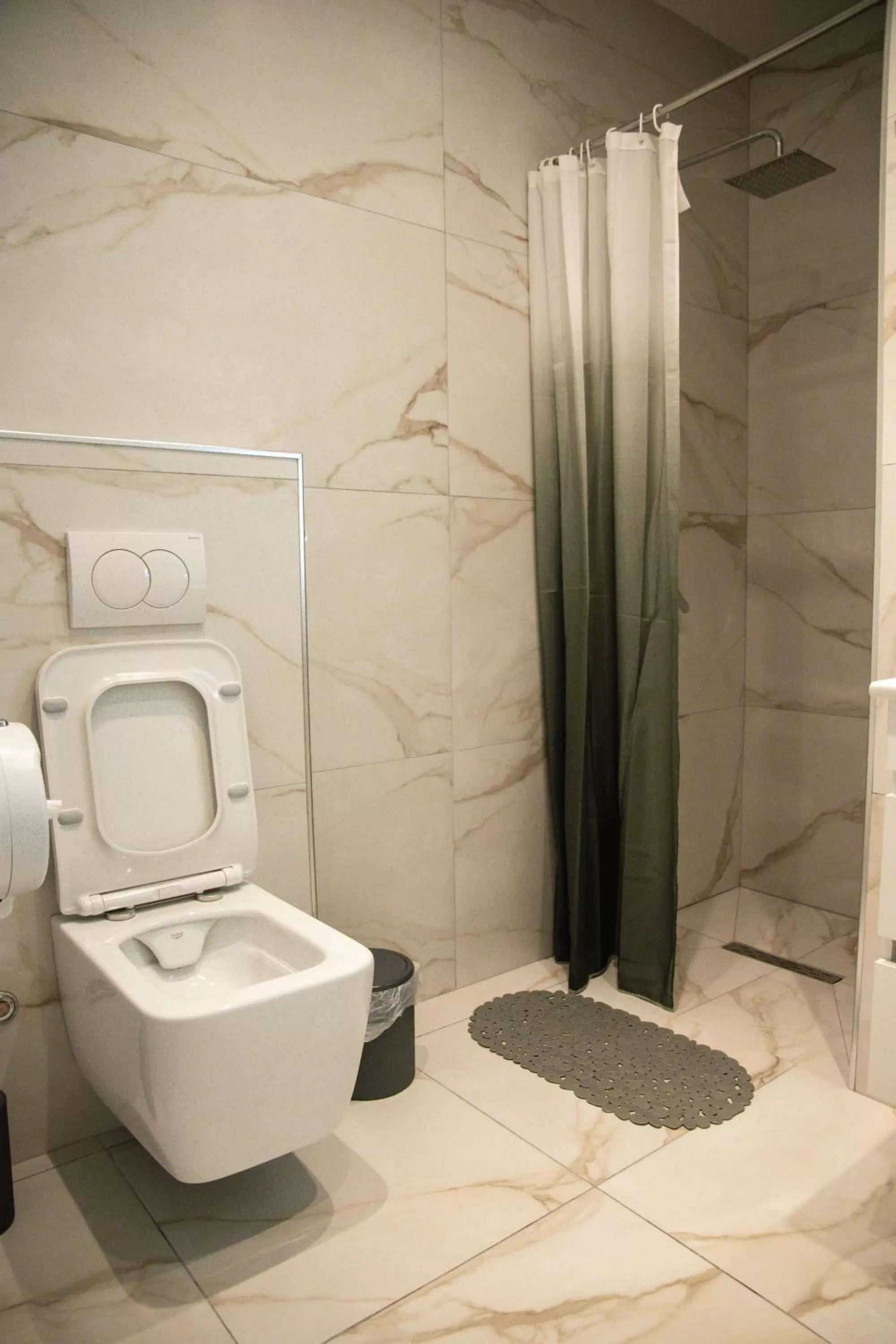 Shower in Hotel Blini