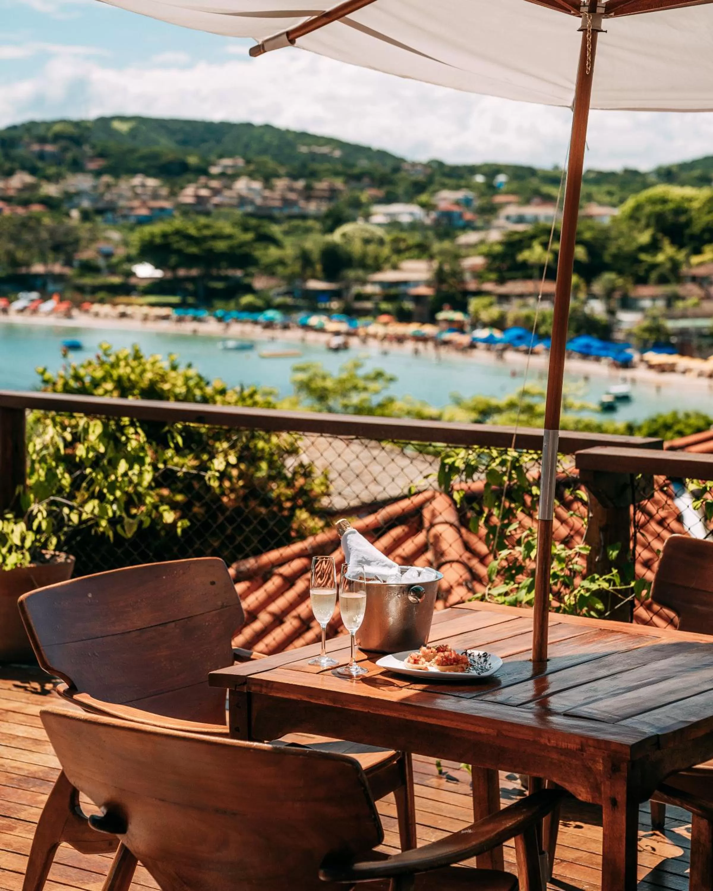 Patio in Jubarte Hotel by Insólito