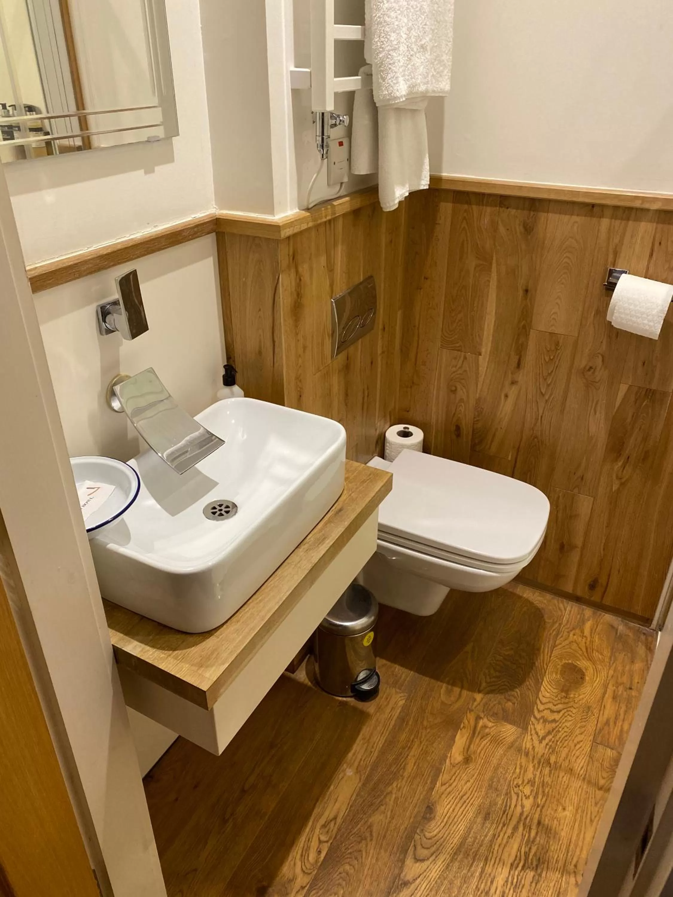 Bathroom in Banners House Hotel