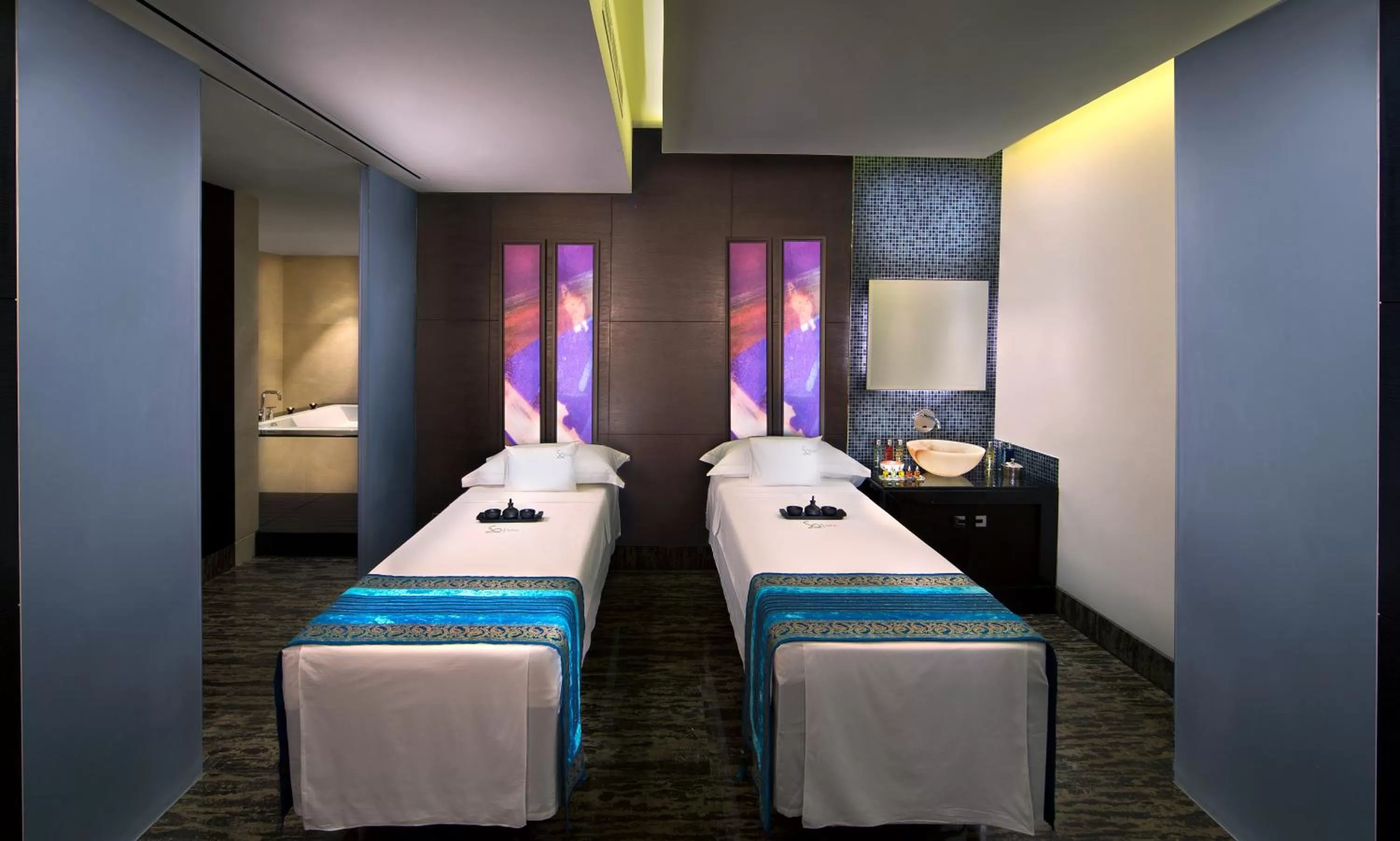 Spa and wellness centre/facilities, Bed in Sofitel Abu Dhabi Corniche