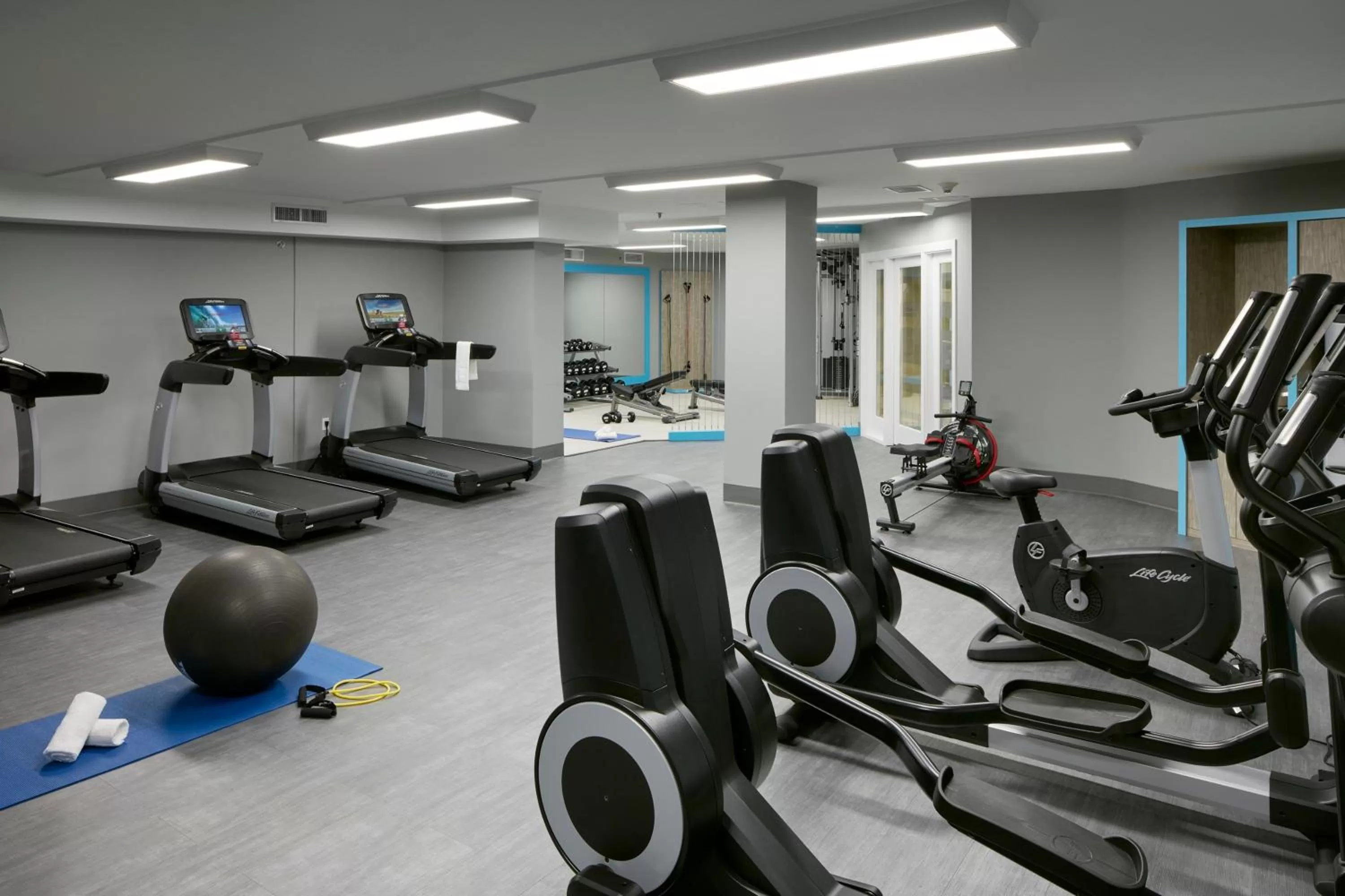 Fitness centre/facilities in Crowne Plaza Cabana Hotel by IHG