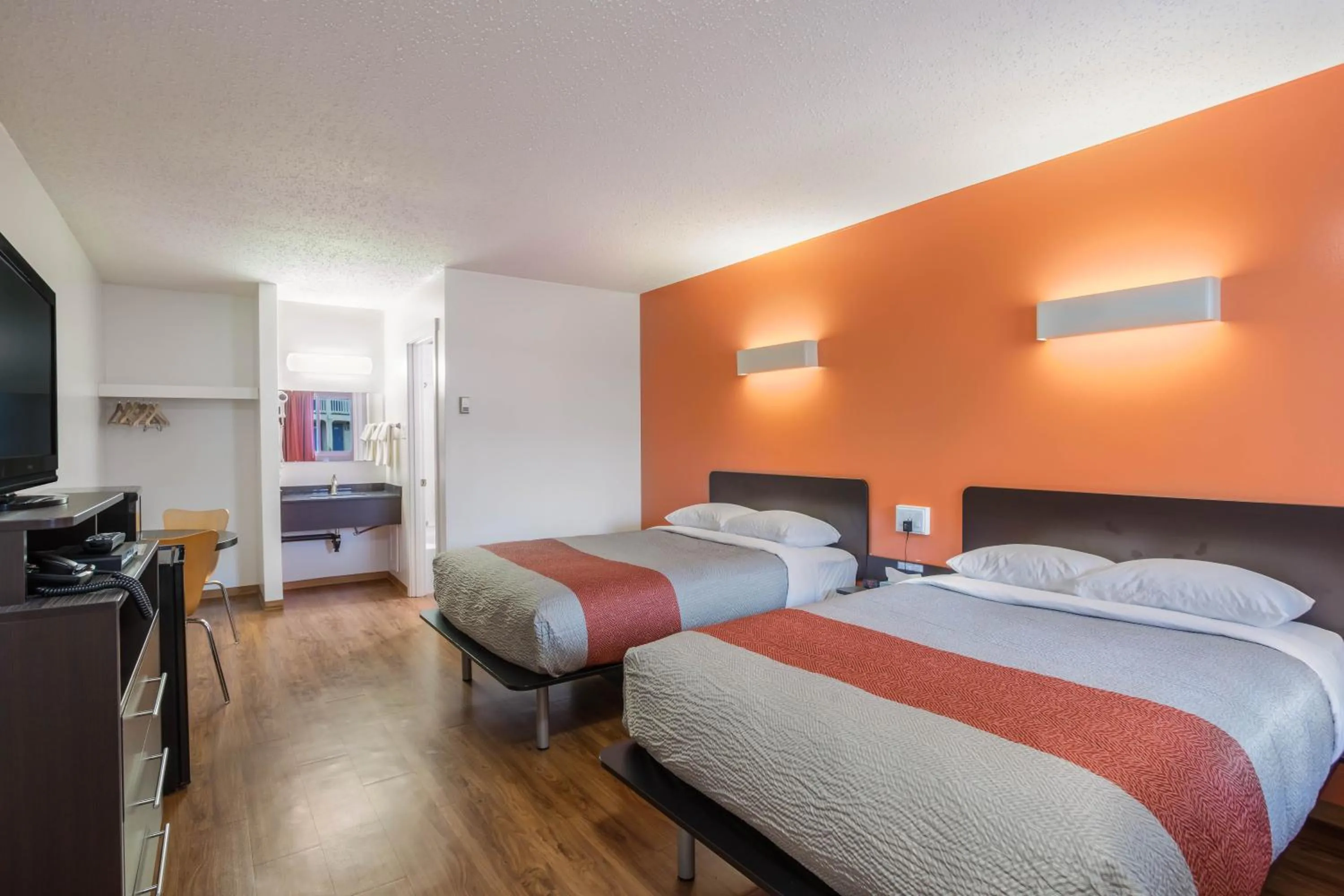 Photo of the whole room in Motel Bo-Camrose, AB