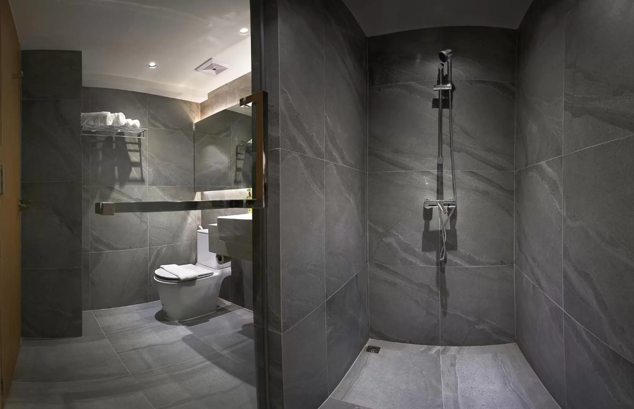 Shower in Has Pattaya